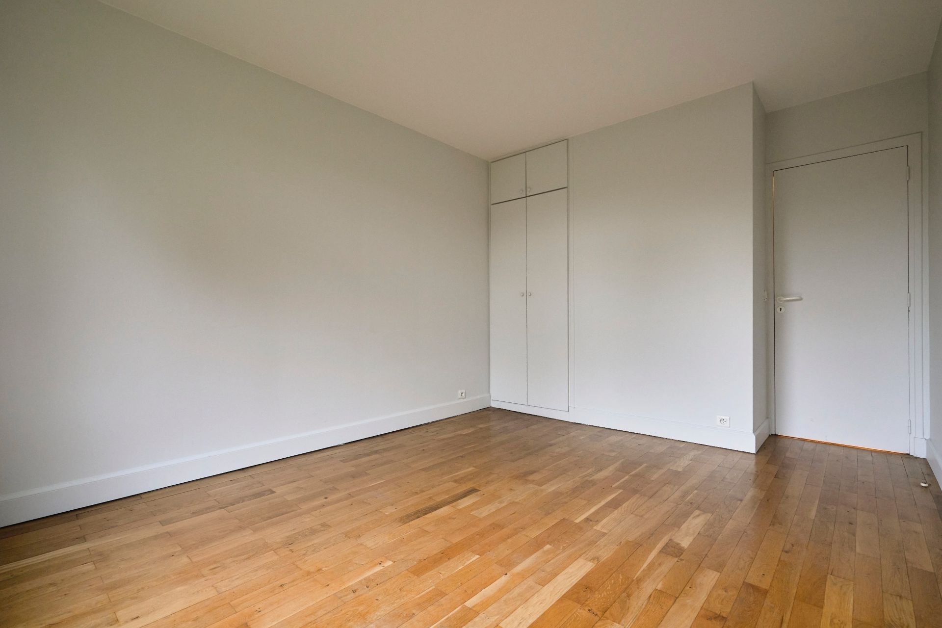 luxury apartment 4 Rooms for sale on MARCQ EN BAROEUL (59700)