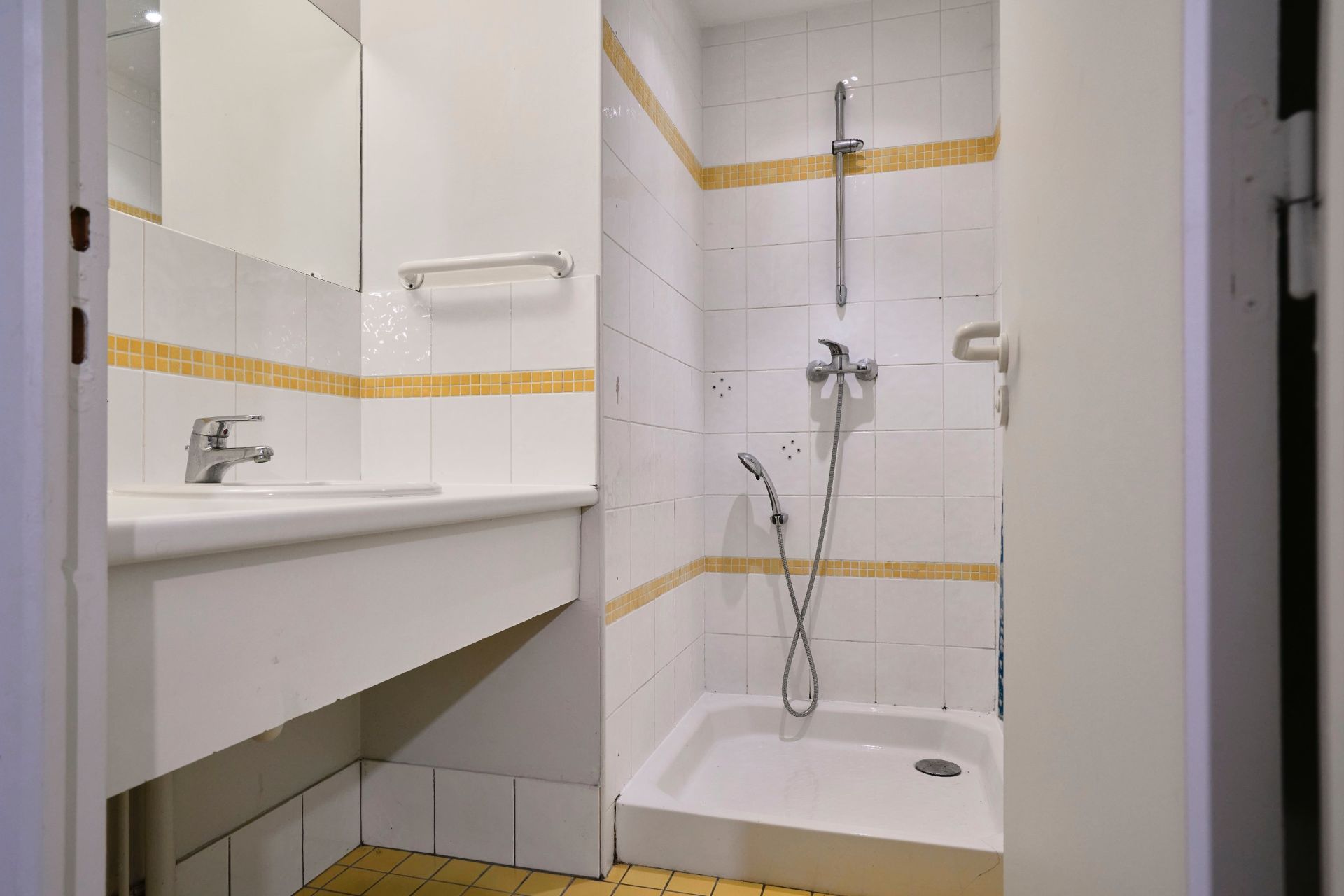 luxury apartment 4 Rooms for sale on MARCQ EN BAROEUL (59700)