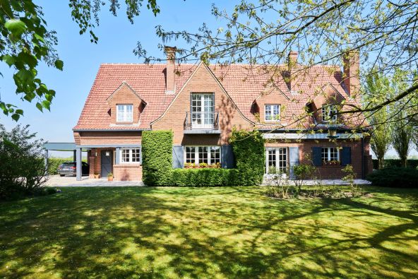 Vente Maison de luxe Radinghem-en-Weppes 11&nbsp;Pièces 241&nbsp;m²
