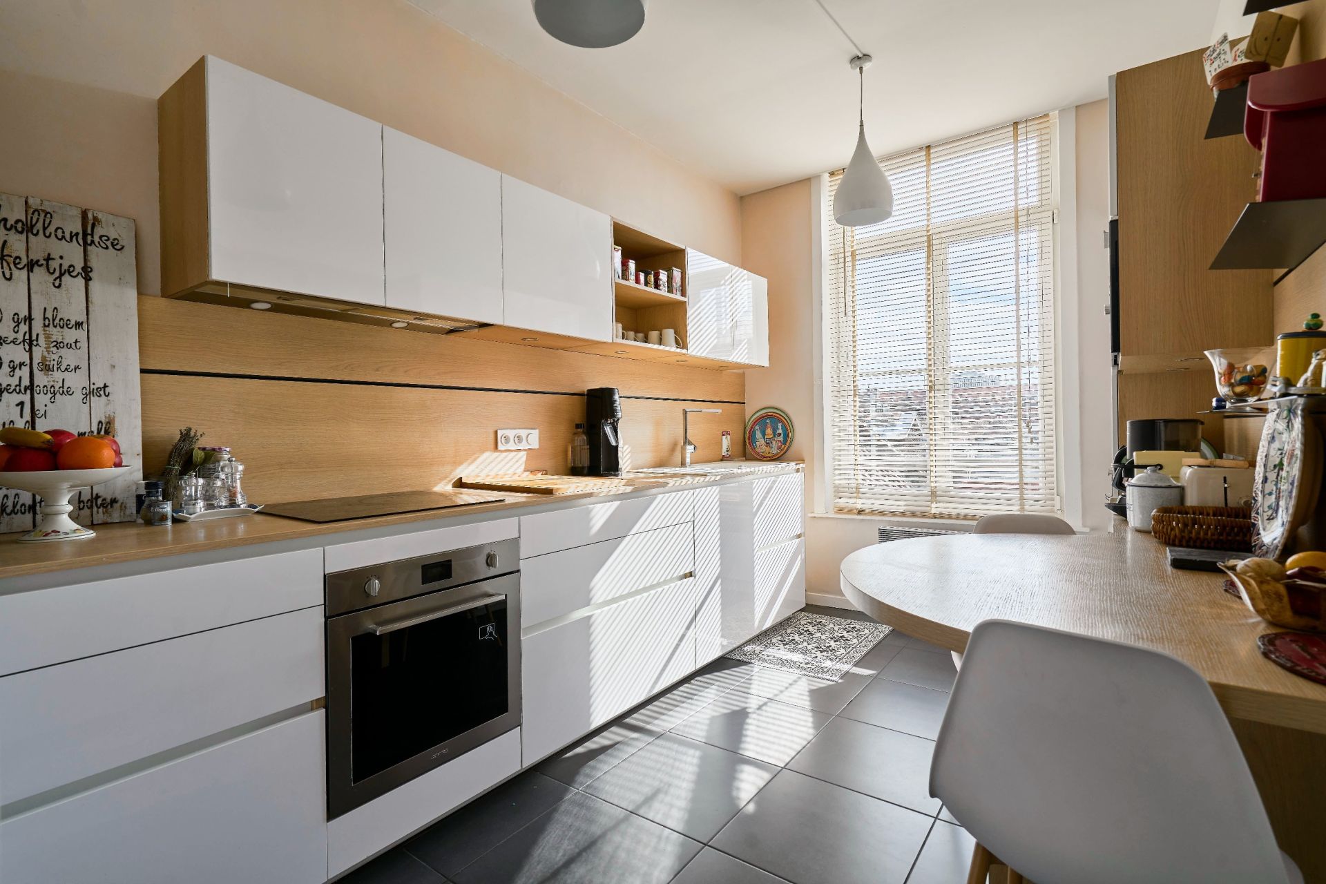luxury apartment 7 Rooms for sale on LILLE (59000)