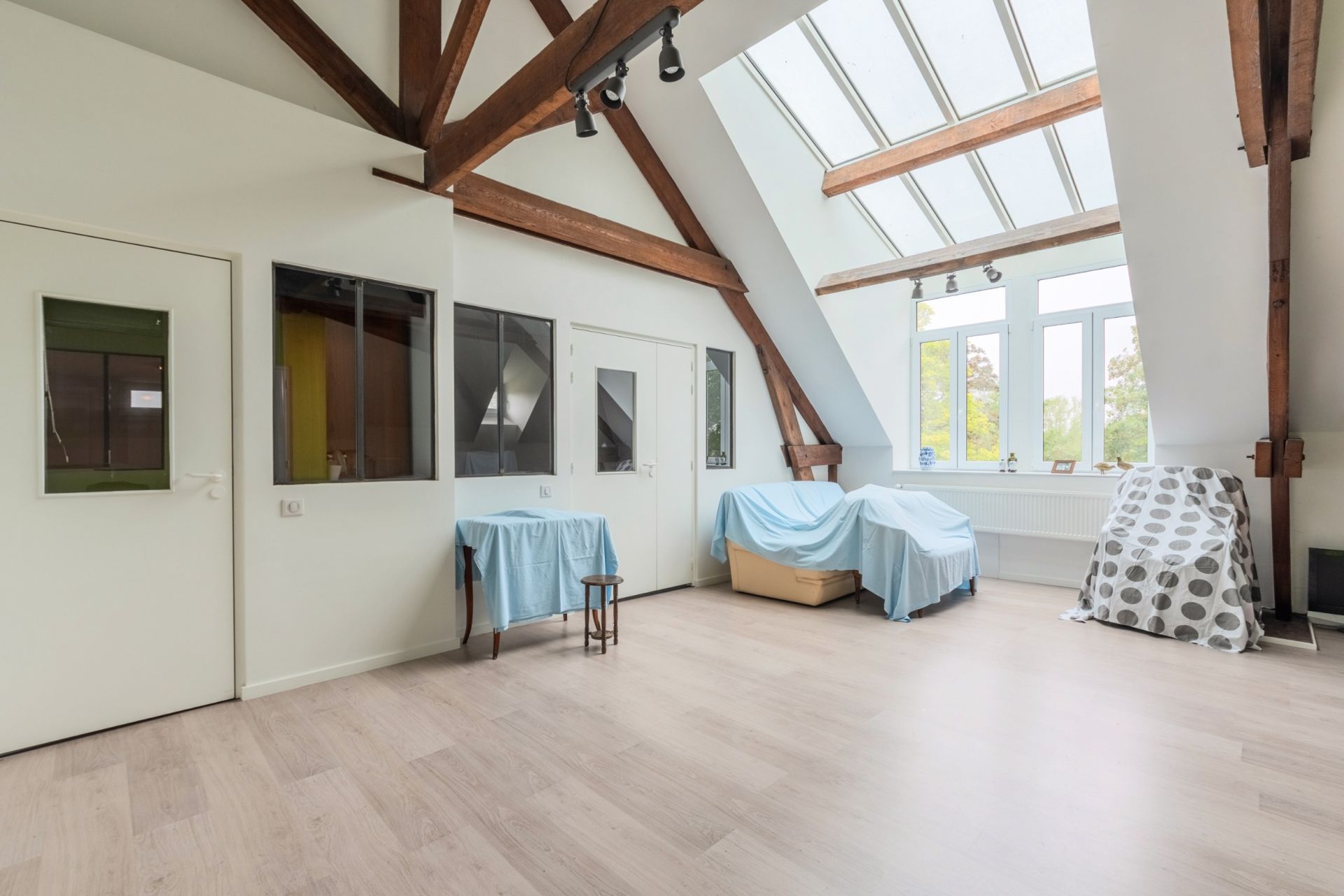 luxury house 10 Rooms for sale on SAILLY SUR LA LYS (62840)