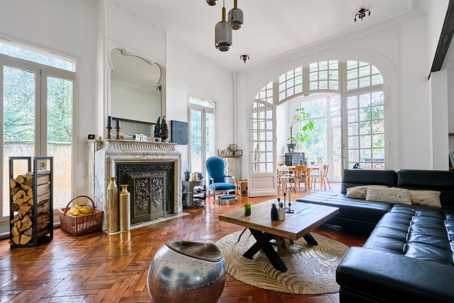 luxury house 8 Rooms for sale on ROUBAIX (59100)