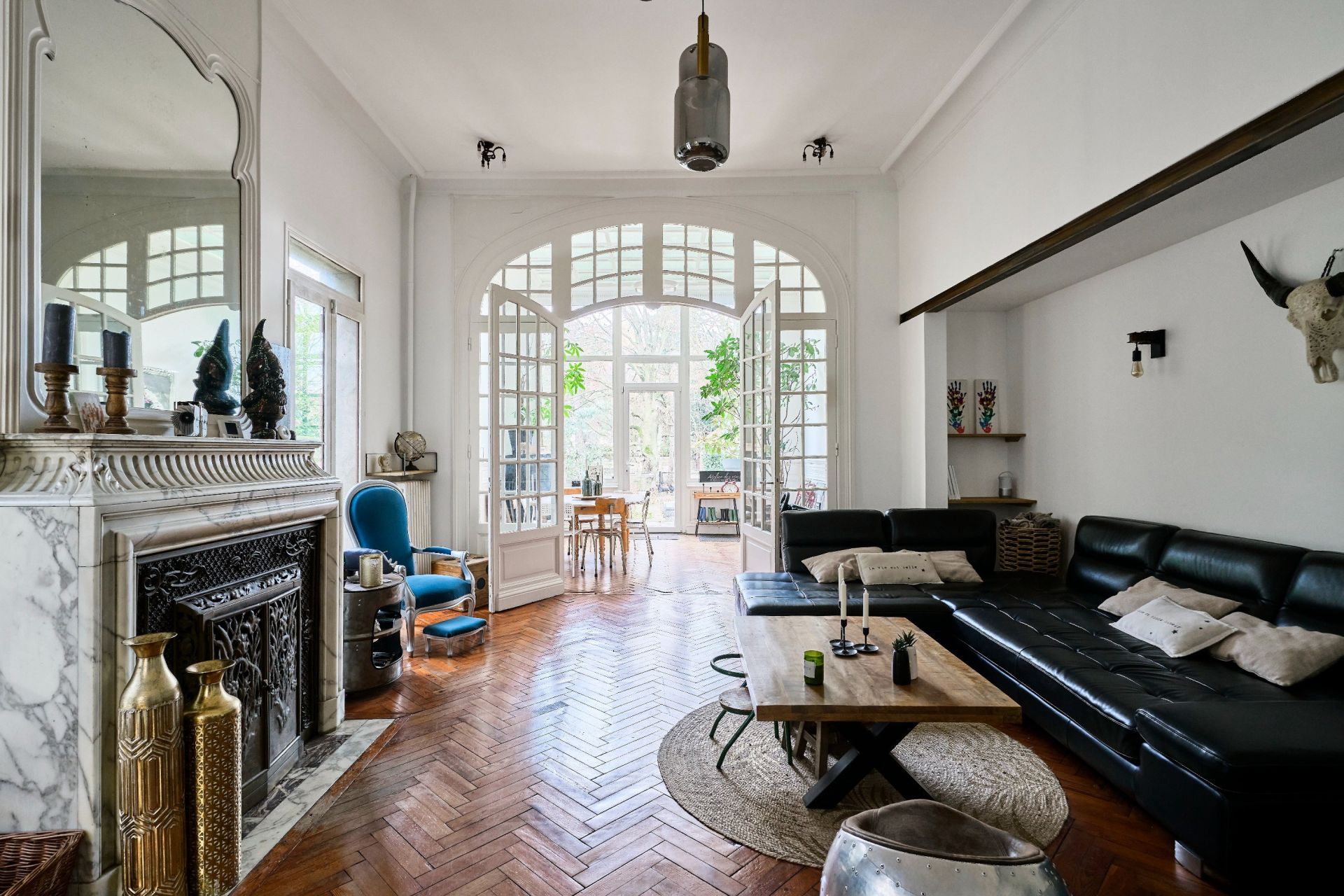 luxury house 8 Rooms for sale on ROUBAIX (59100)