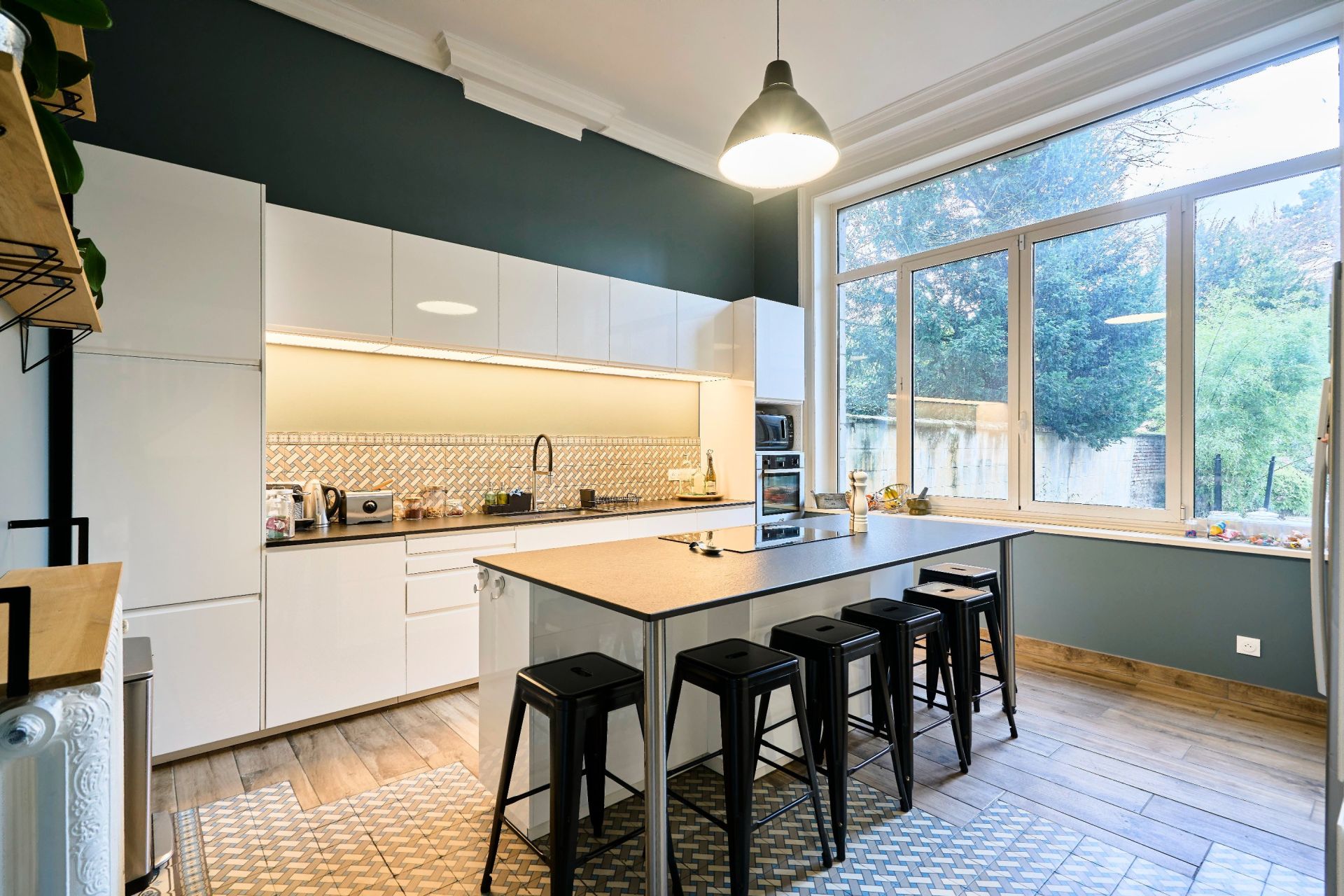 luxury house 8 Rooms for sale on ROUBAIX (59100)