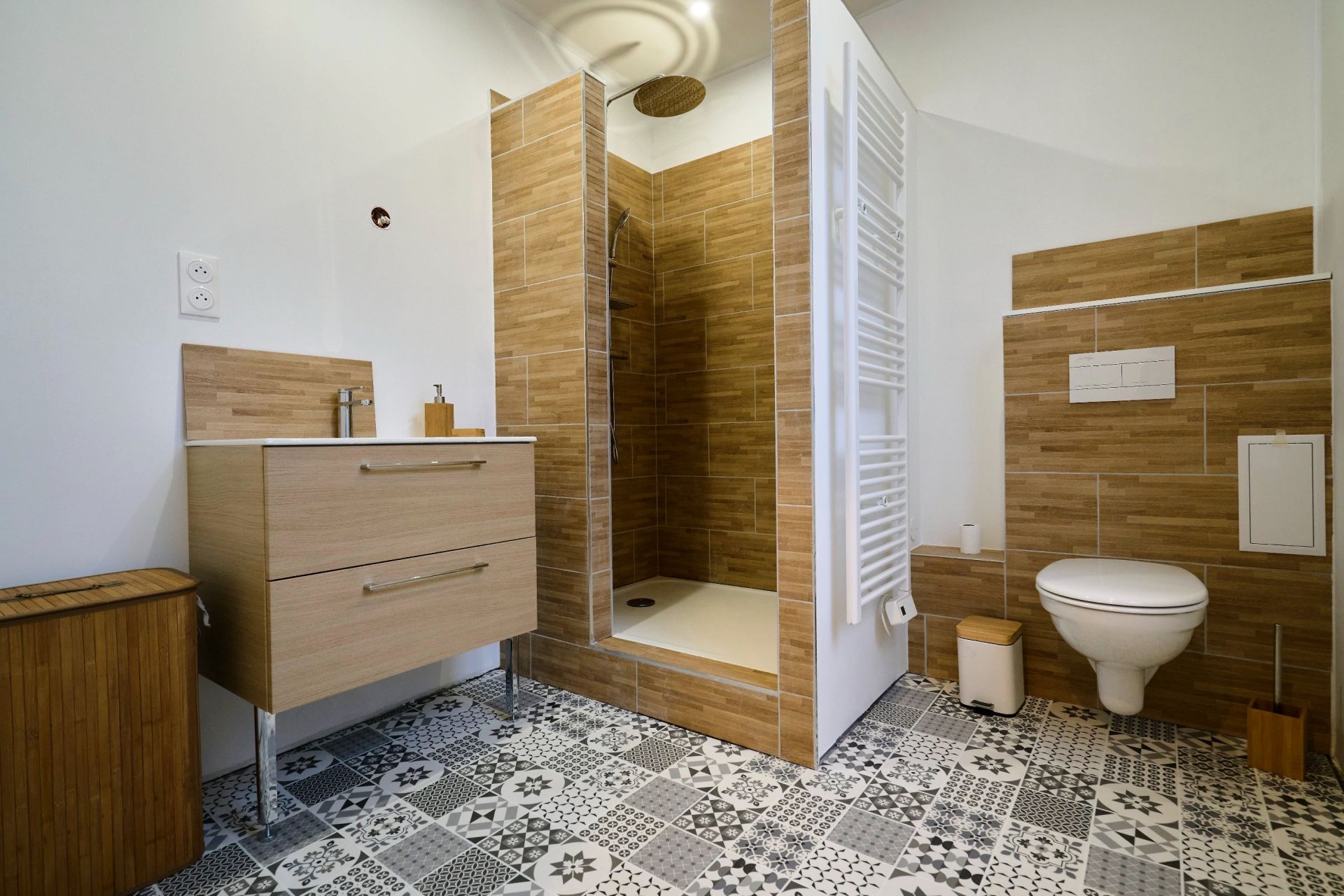 luxury house 8 Rooms for sale on ROUBAIX (59100)