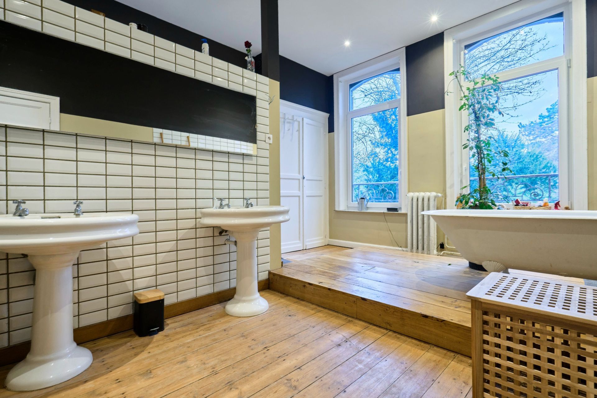 luxury house 8 Rooms for sale on ROUBAIX (59100)