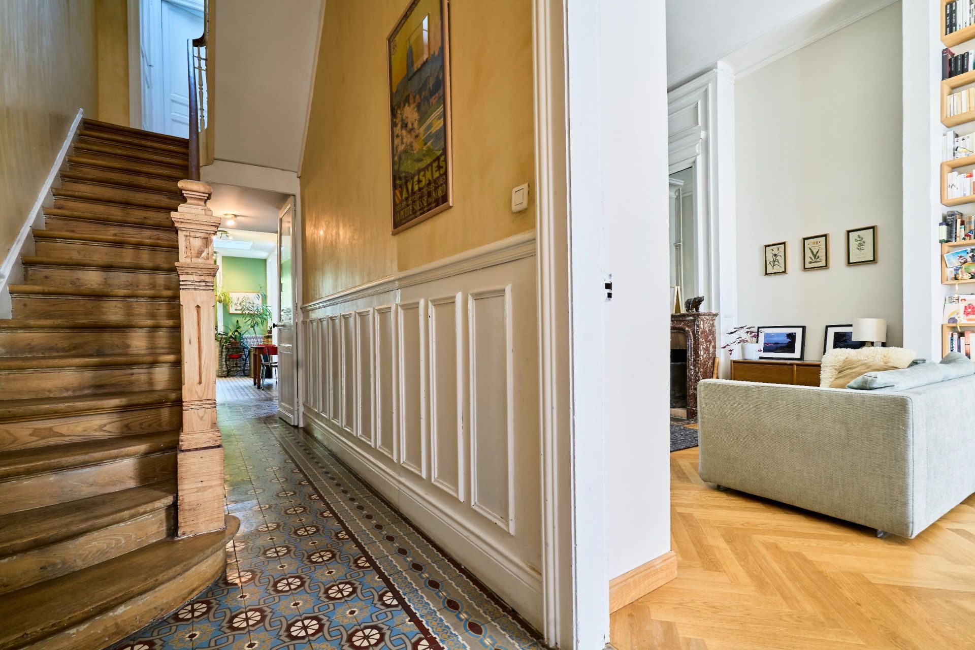 luxury house 8 Rooms for sale on LILLE (59000)