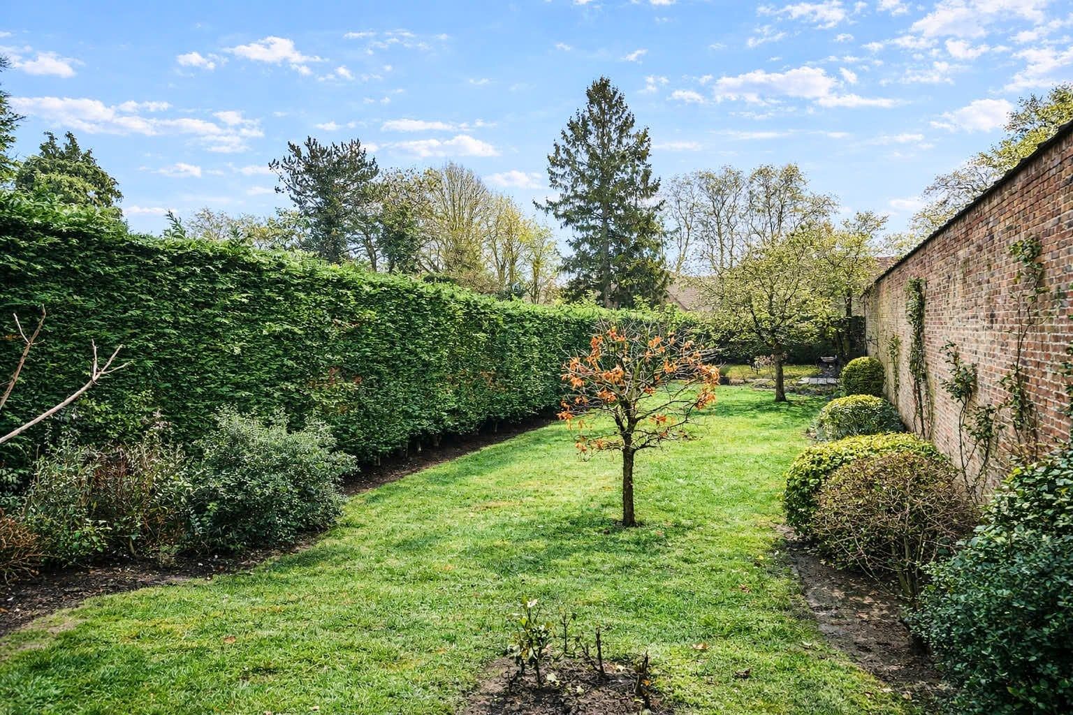 luxury house 12 Rooms for sale on CROIX (59170)