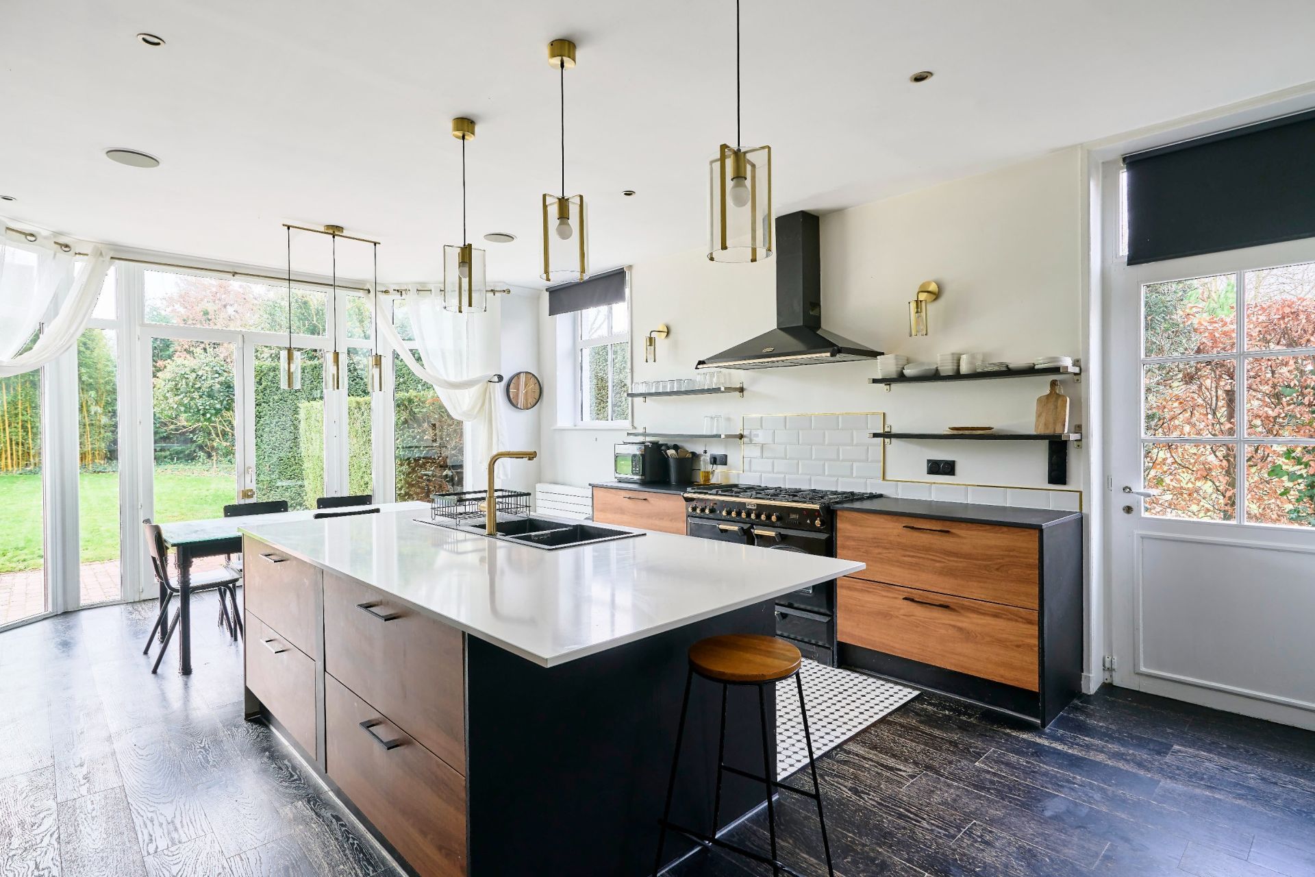 luxury house 7 Rooms for sale on WASQUEHAL (59290)