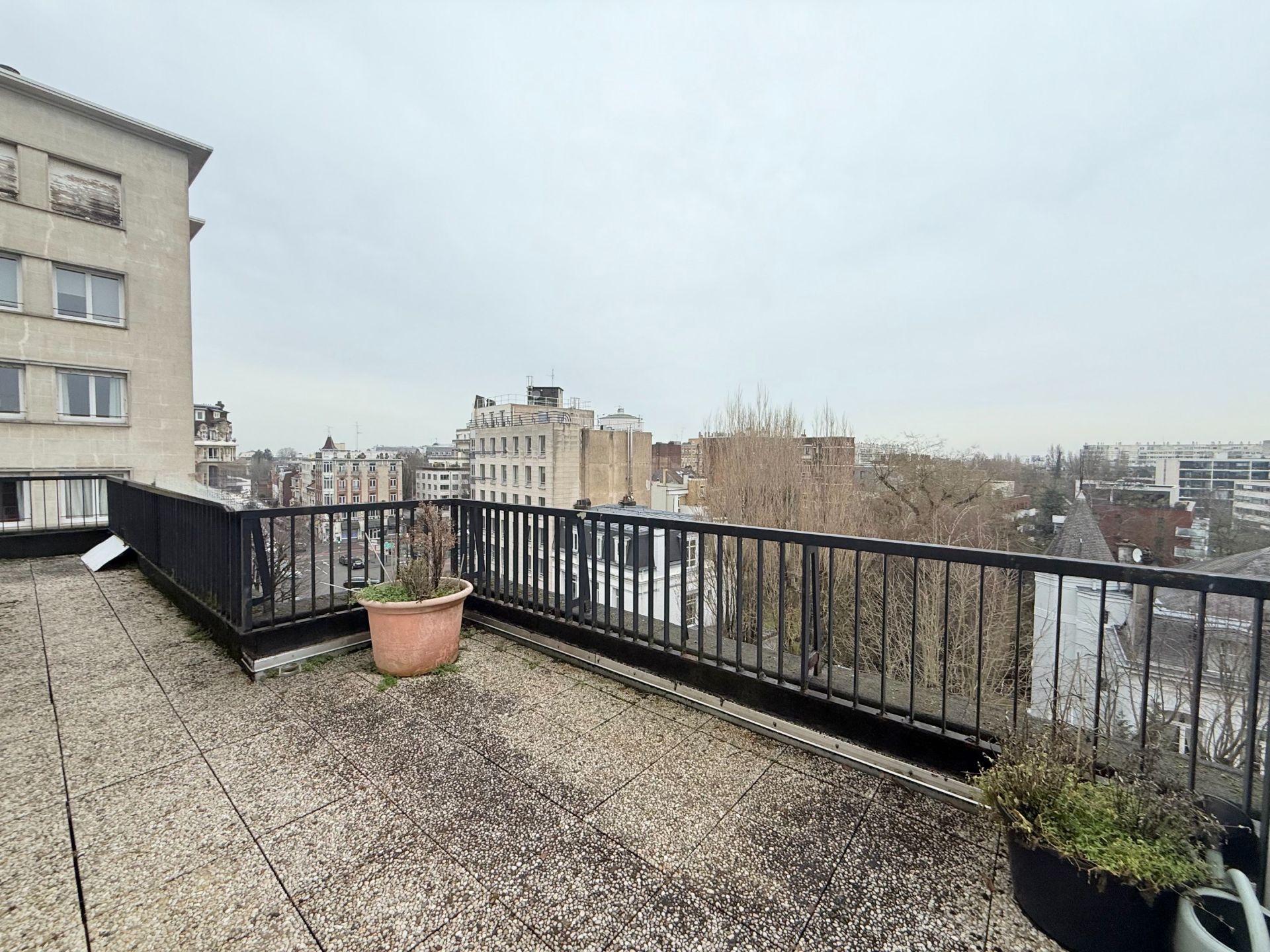 luxury apartment 2 Rooms for sale on LA MADELEINE (59110)