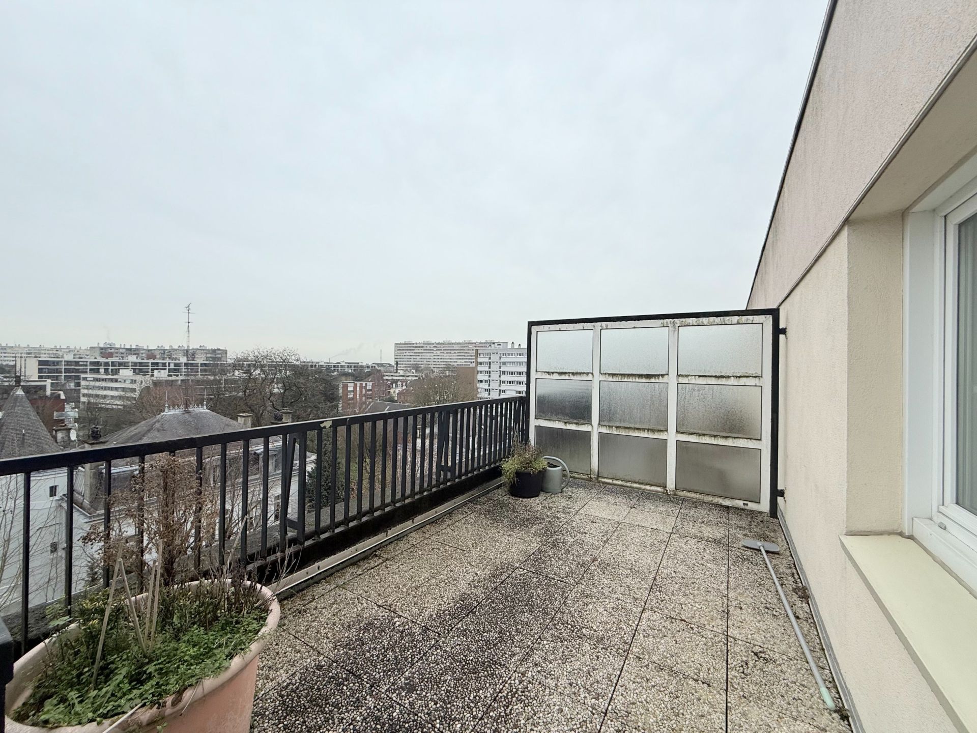 luxury apartment 2 Rooms for sale on LA MADELEINE (59110)