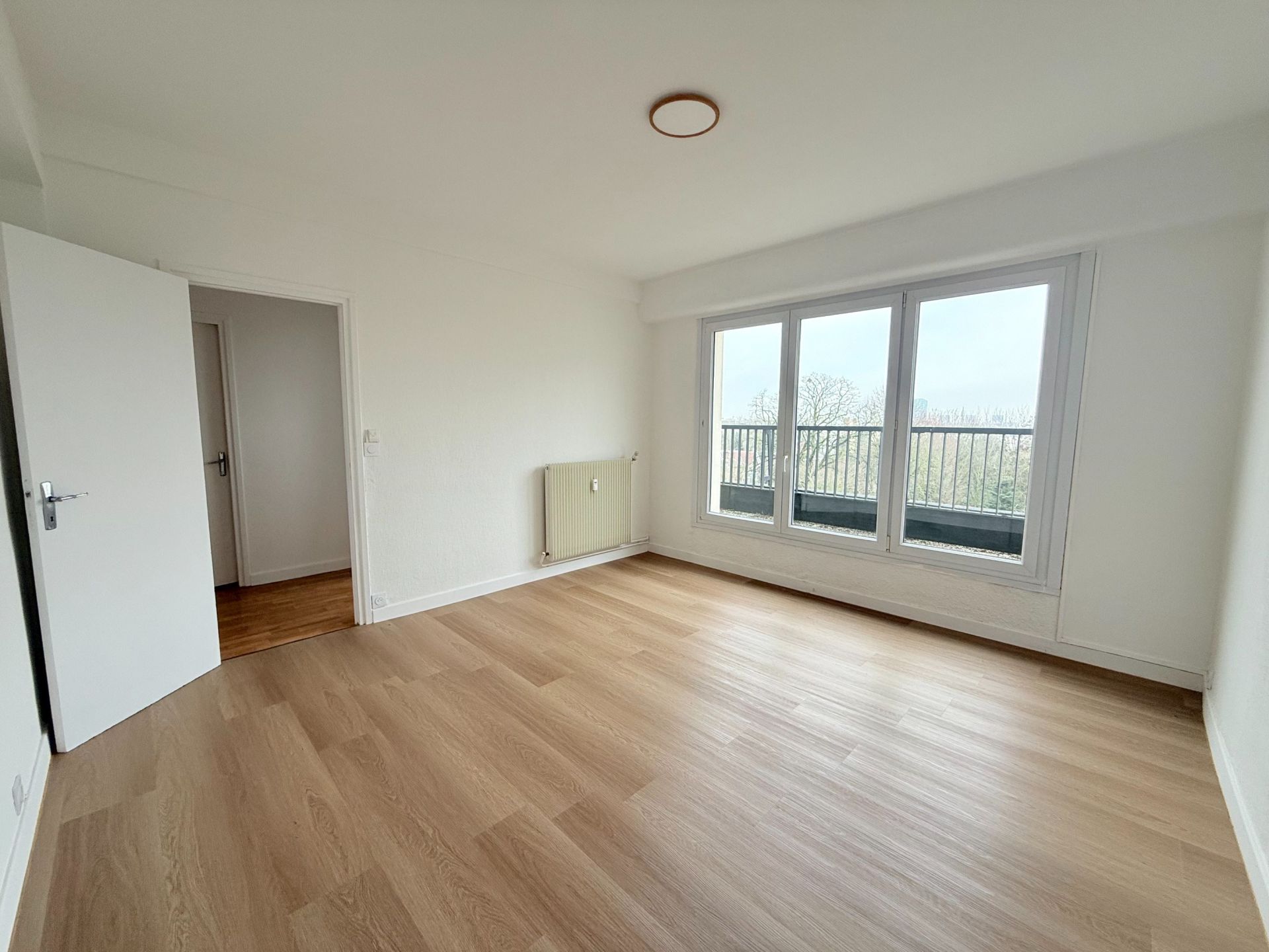 luxury apartment 2 Rooms for sale on LA MADELEINE (59110)