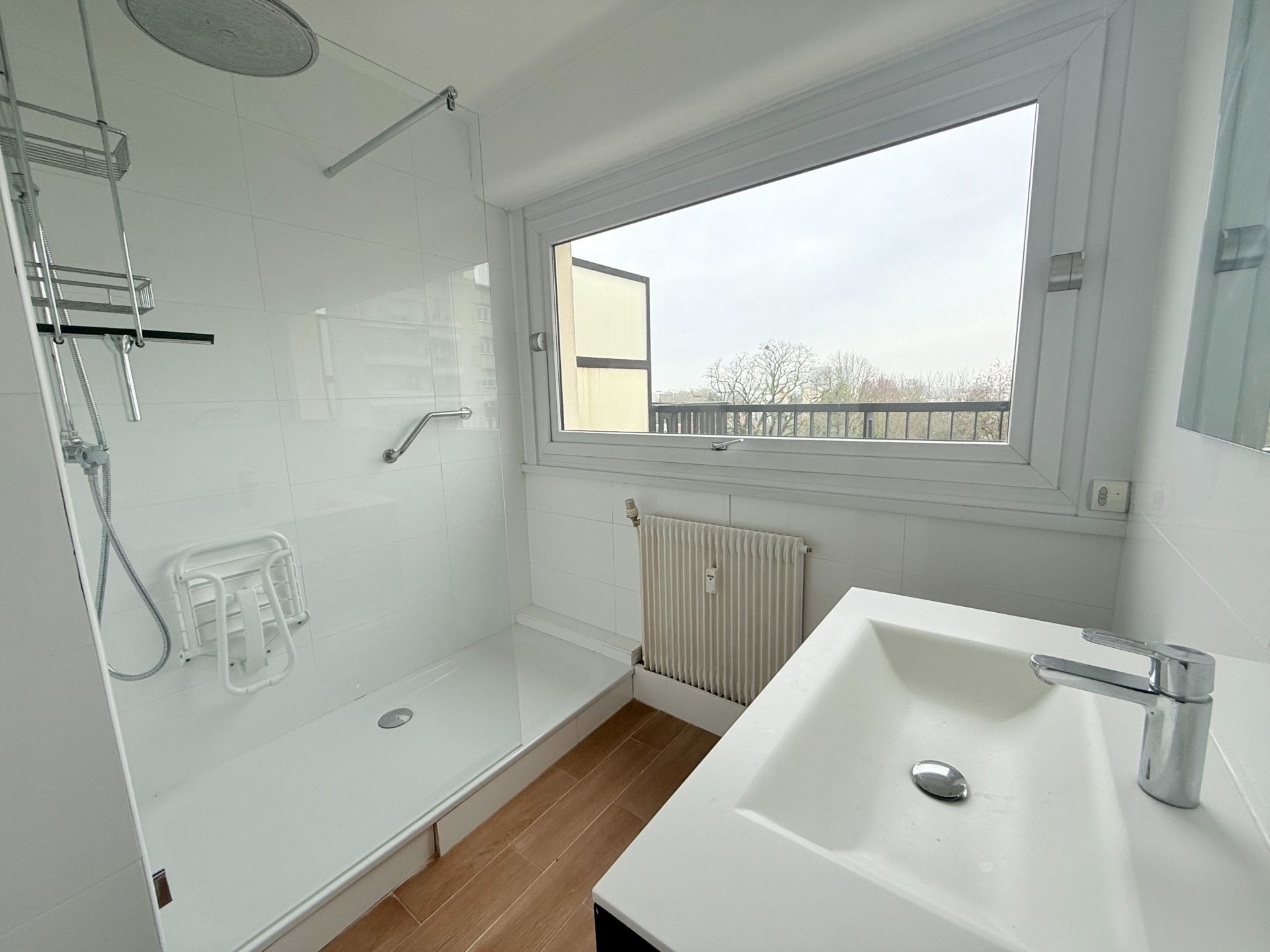 luxury apartment 2 Rooms for sale on LA MADELEINE (59110)