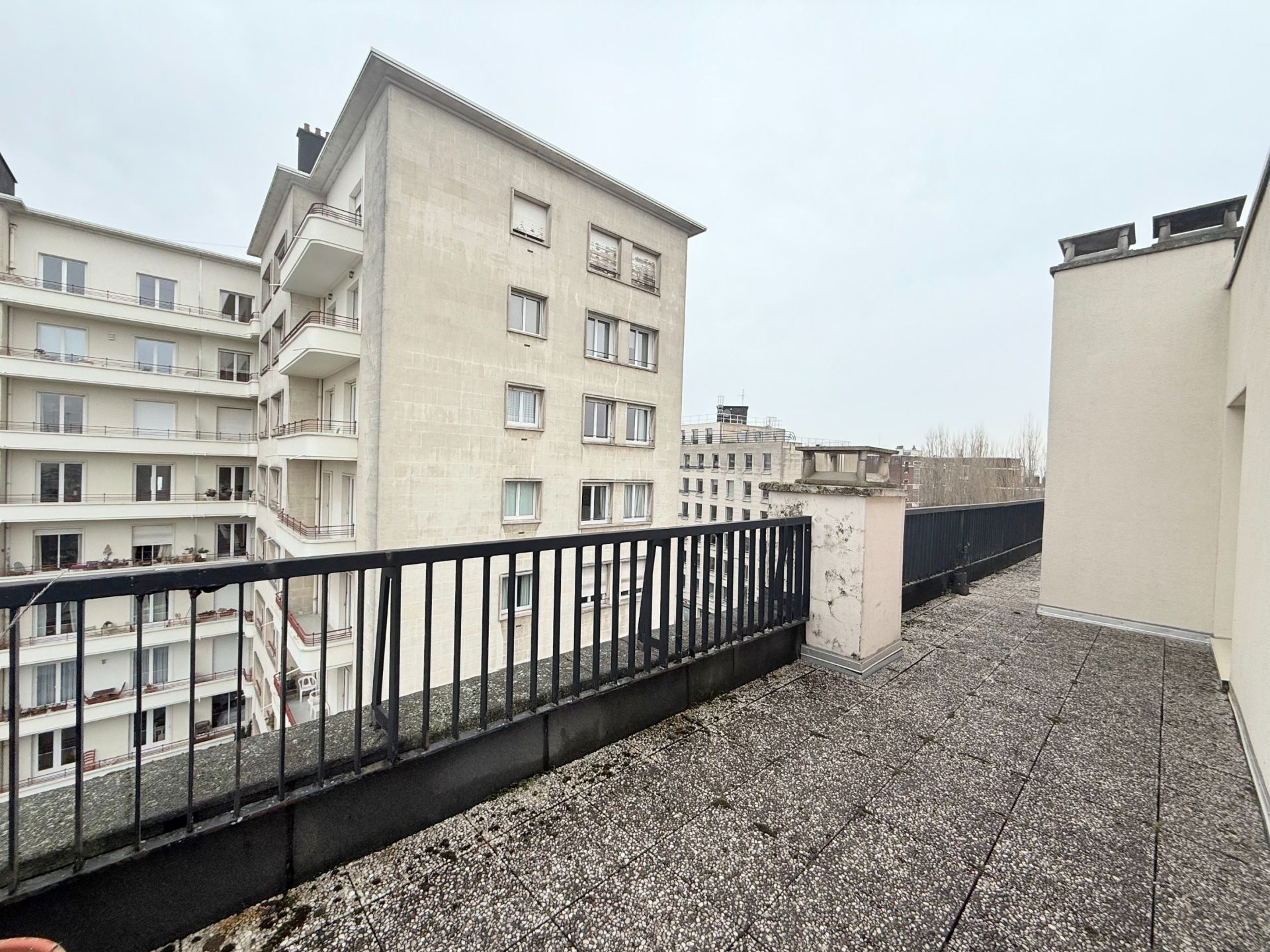 luxury apartment 2 Rooms for sale on LA MADELEINE (59110)