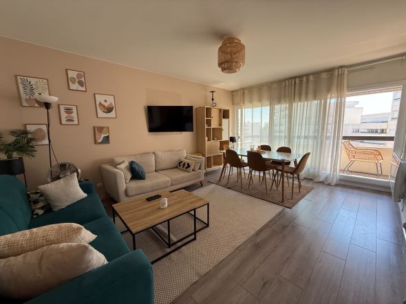 Rental Luxury apartment La Madeleine 3&nbsp;Rooms 75&nbsp;m²