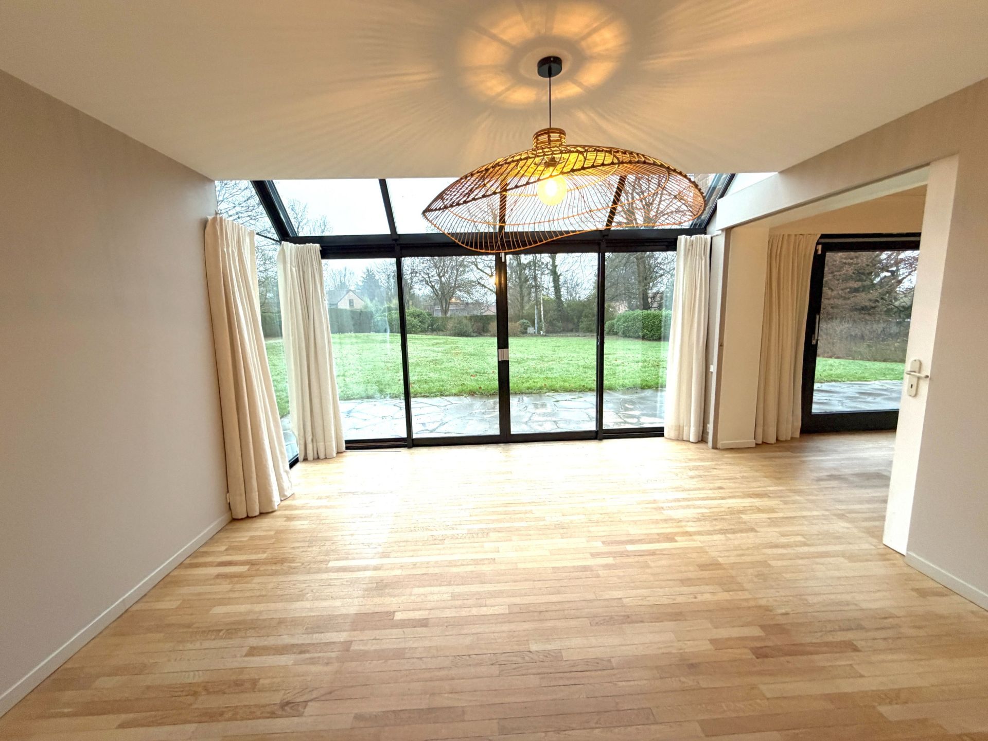 luxury house 7 Rooms for rent on CROIX (59170)