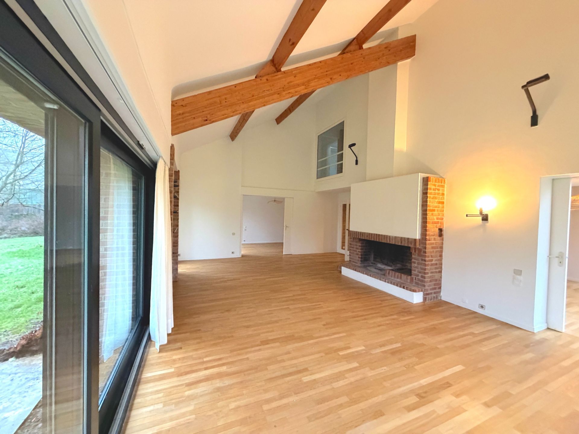 luxury house 7 Rooms for rent on CROIX (59170)