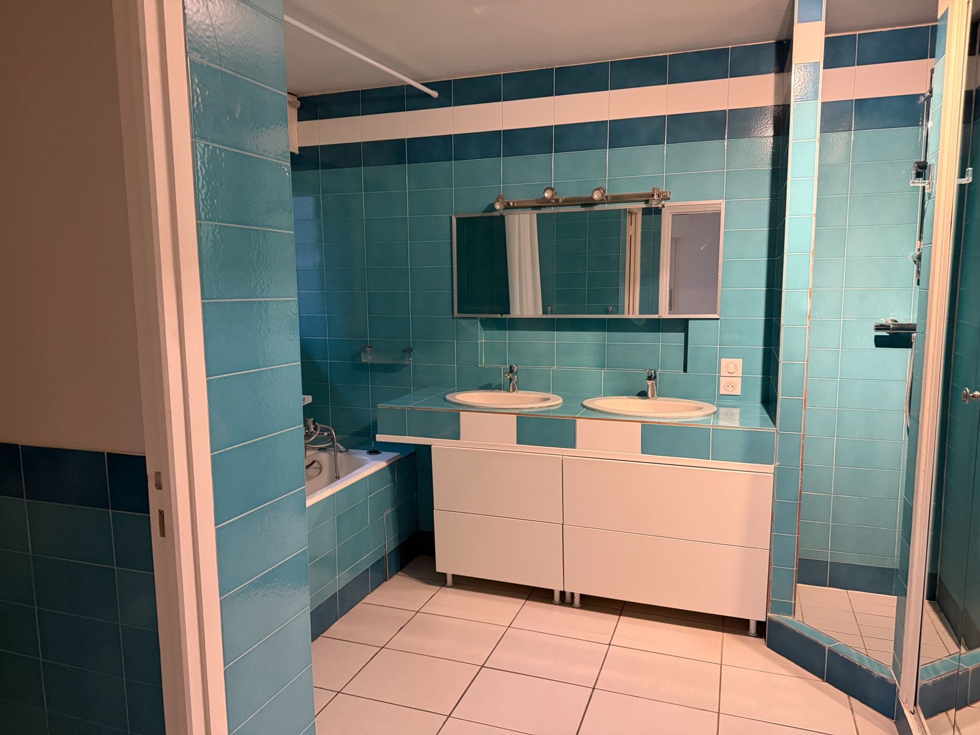 luxury house 7 Rooms for rent on CROIX (59170)