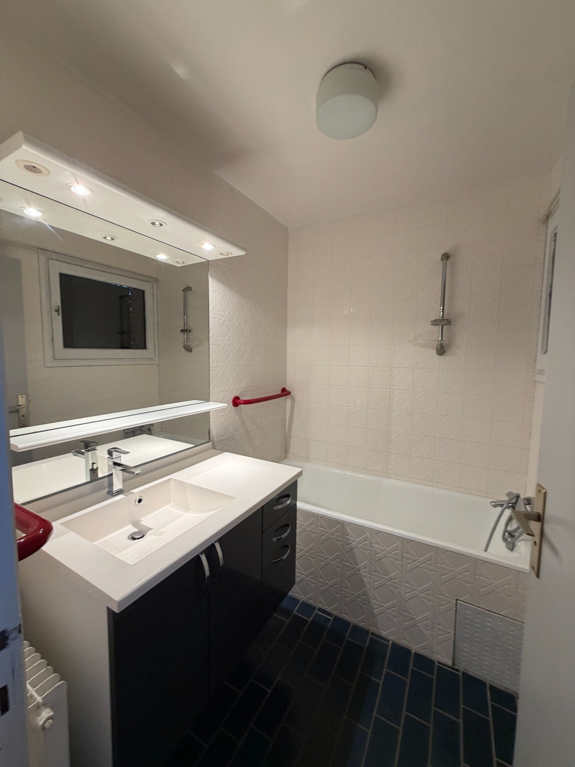 luxury house 7 Rooms for rent on CROIX (59170)