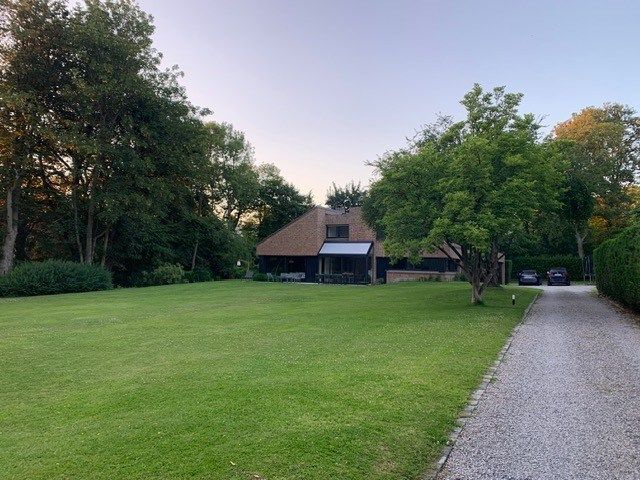 luxury house 7 Rooms for rent on CROIX (59170)