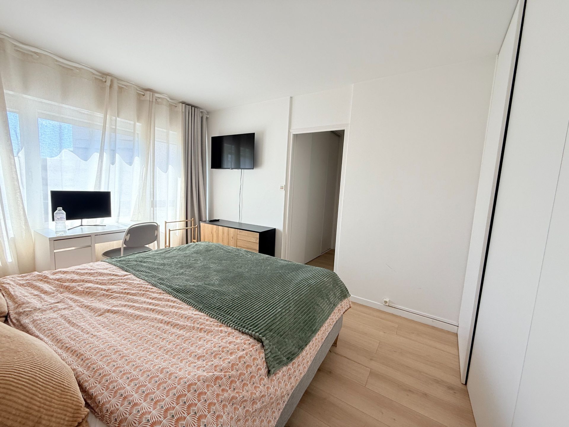 luxury apartment 3 Rooms for rent on LA MADELEINE (59110)