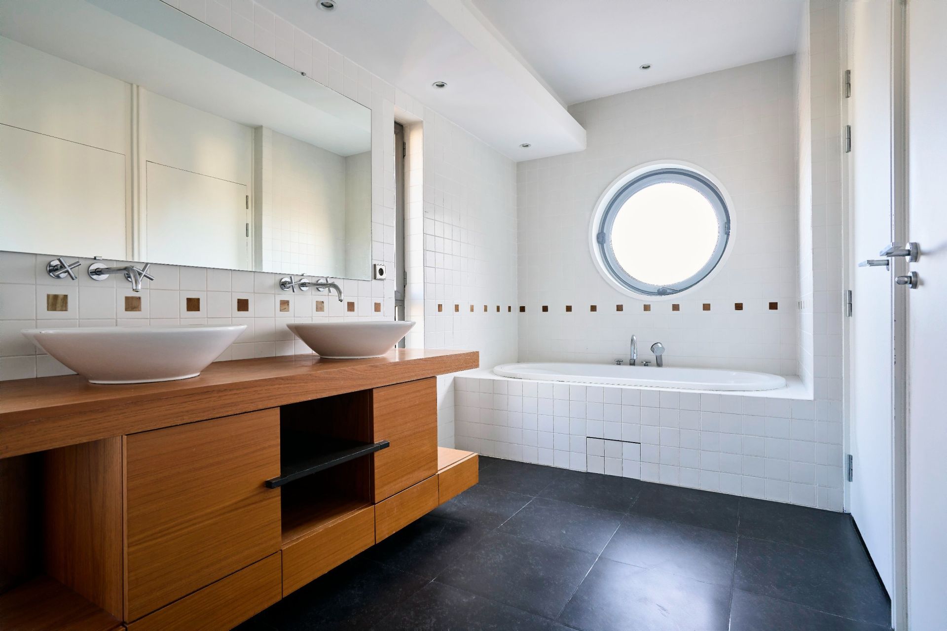 luxury duplex 7 Rooms for sale on LILLE (59800)