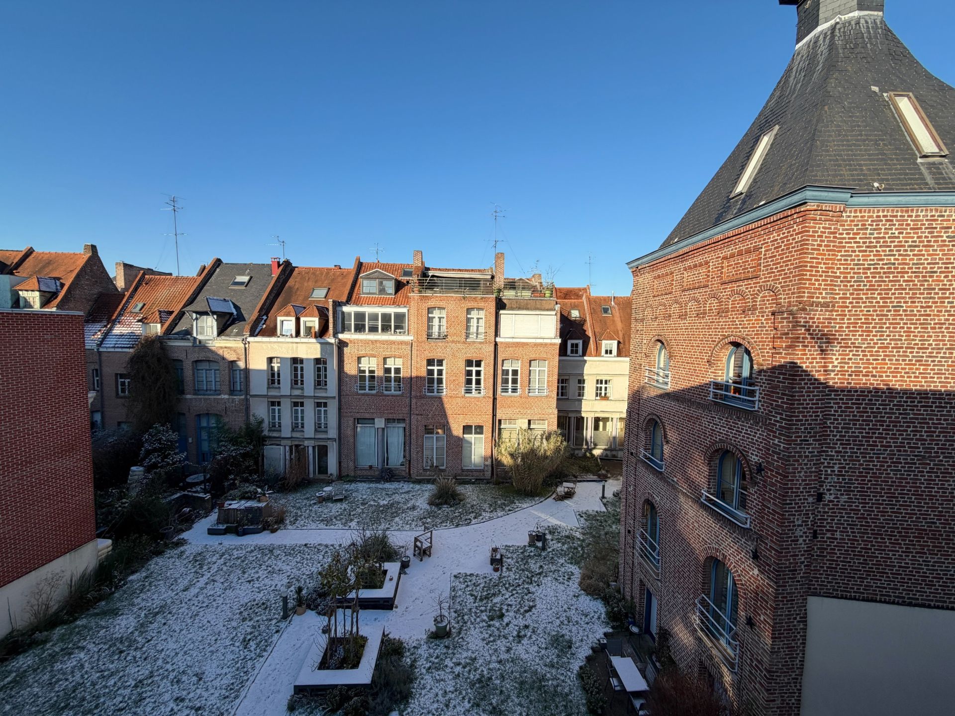 luxury apartment 4 Rooms for rent on LILLE (59800)