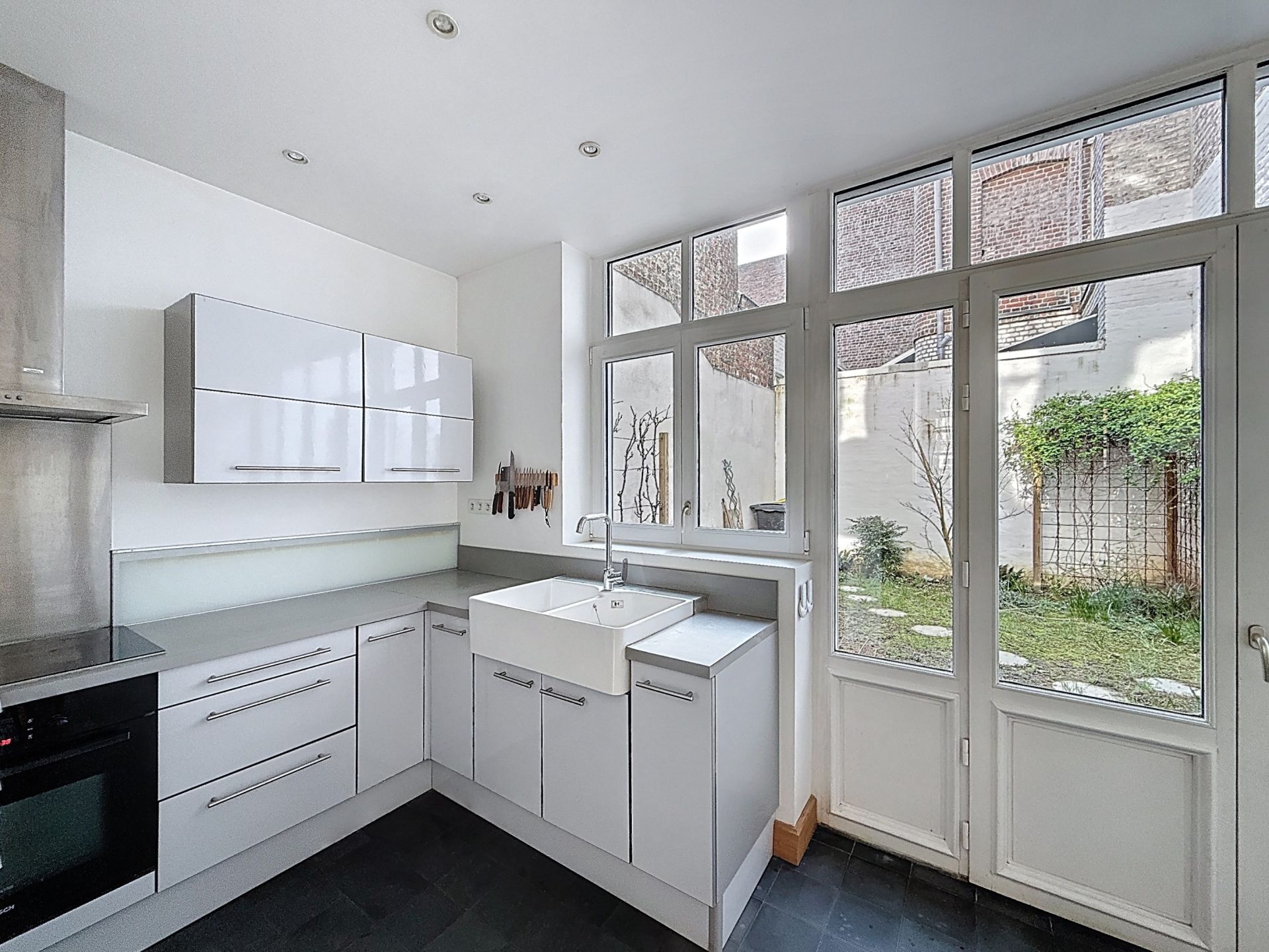 luxury house 8 Rooms for sale on LILLE (59800)