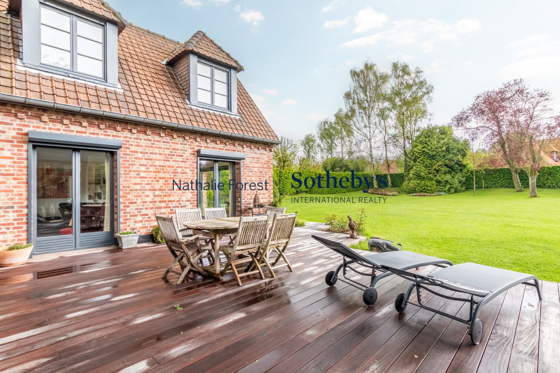 luxury house 9 Rooms for sale on BONDUES (59910)