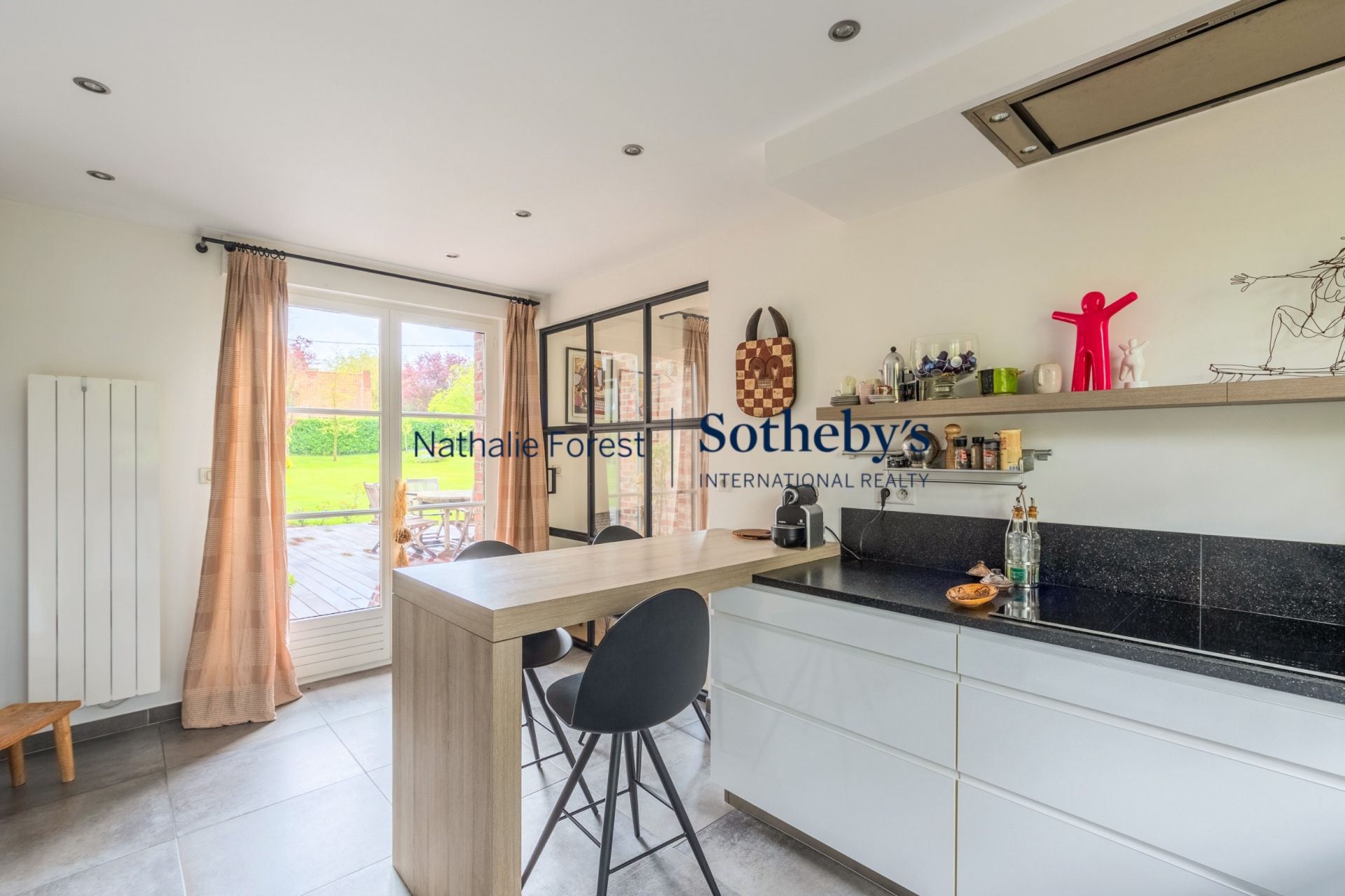 luxury house 9 Rooms for sale on BONDUES (59910)