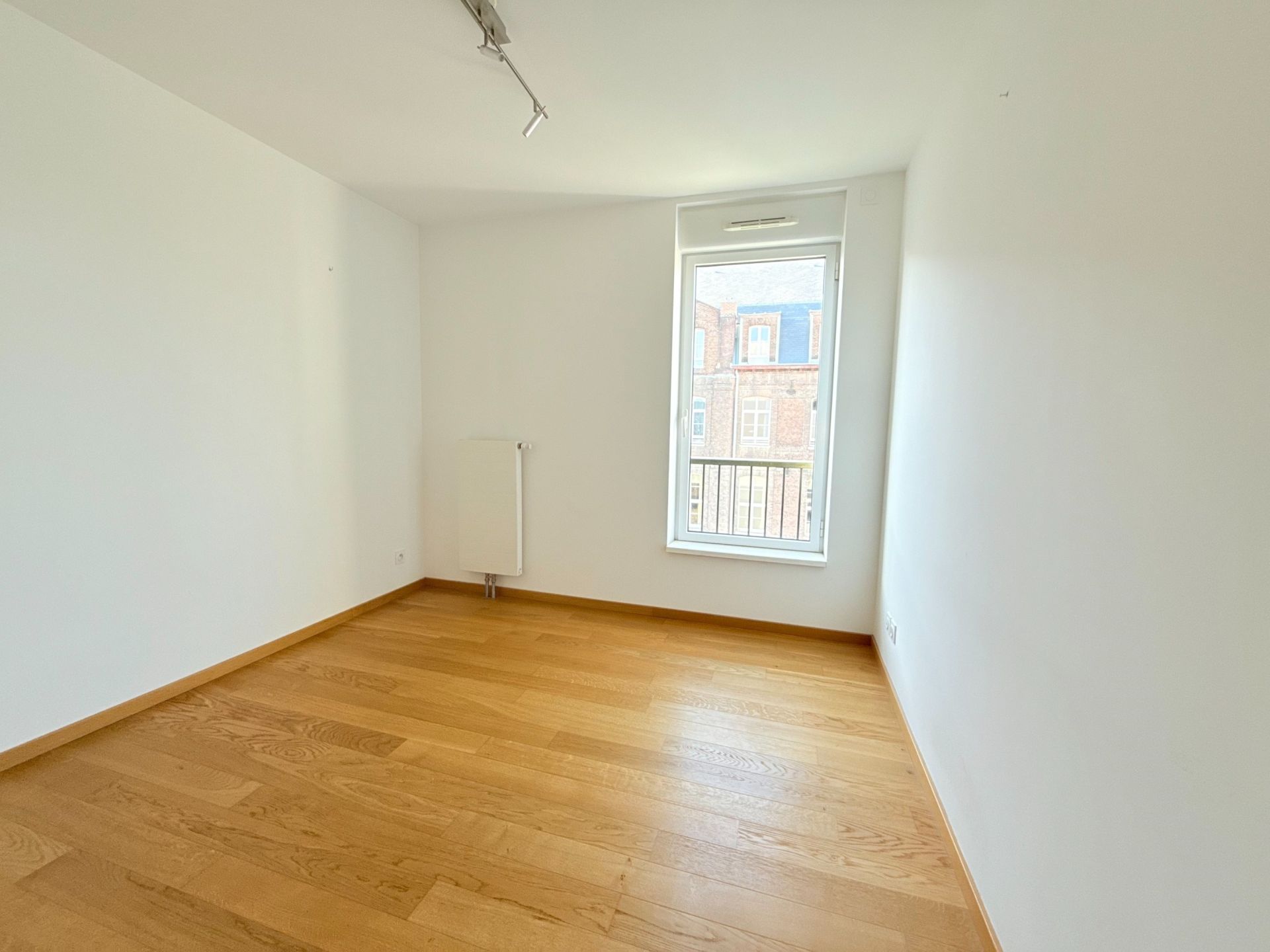 luxury apartment 4 Rooms for sale on LILLE (59800)