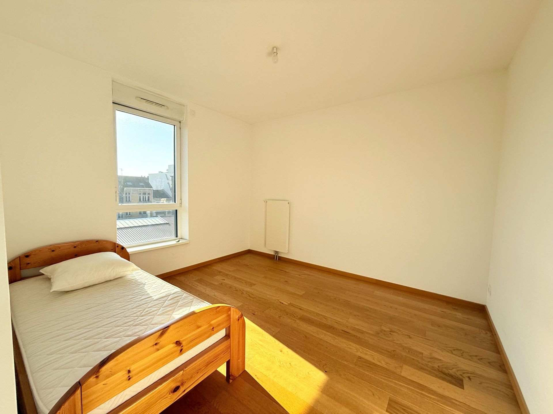 luxury apartment 4 Rooms for sale on LILLE (59800)