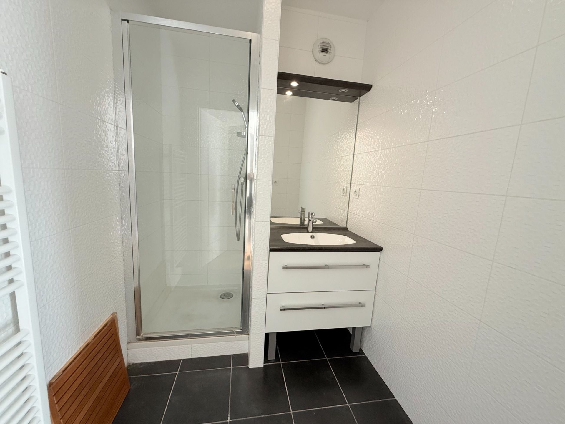 luxury apartment 4 Rooms for sale on LILLE (59800)