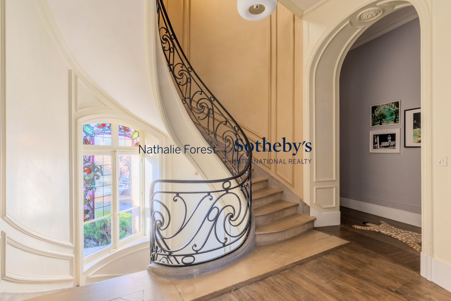 luxury house 10 Rooms for sale on ARRAS (62000)