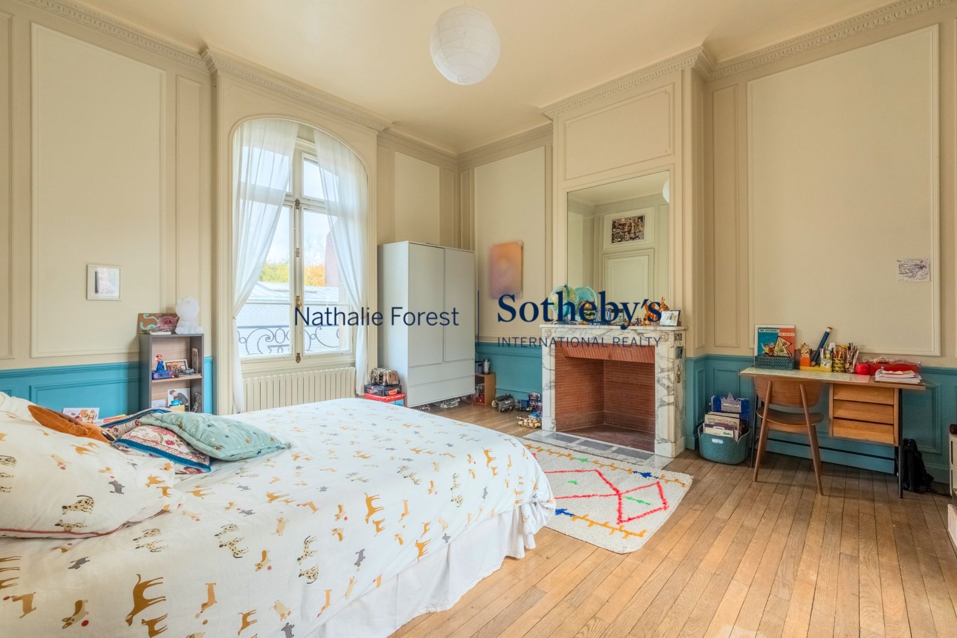 luxury house 10 Rooms for sale on ARRAS (62000)