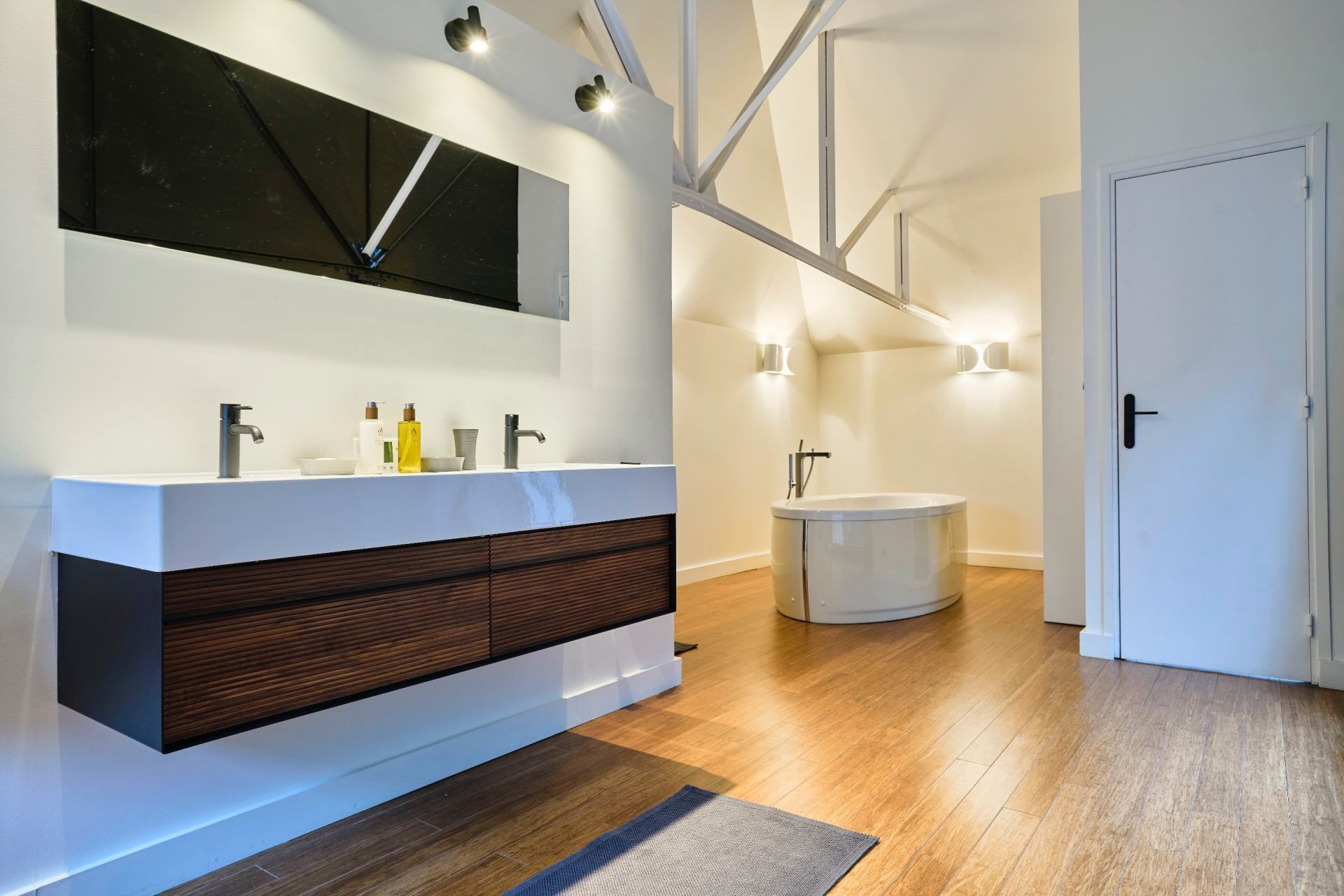 luxury apartment 10 Rooms for sale on LILLE (59000)