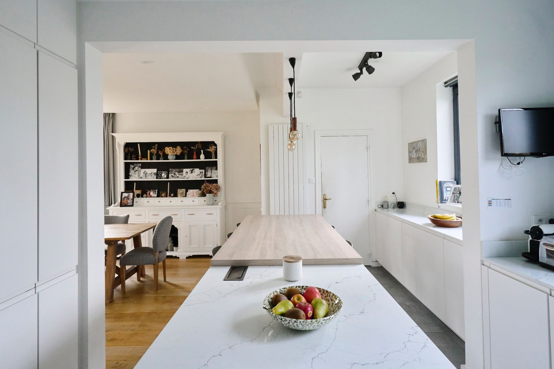 luxury house 8 Rooms for sale on BONDUES (59910)