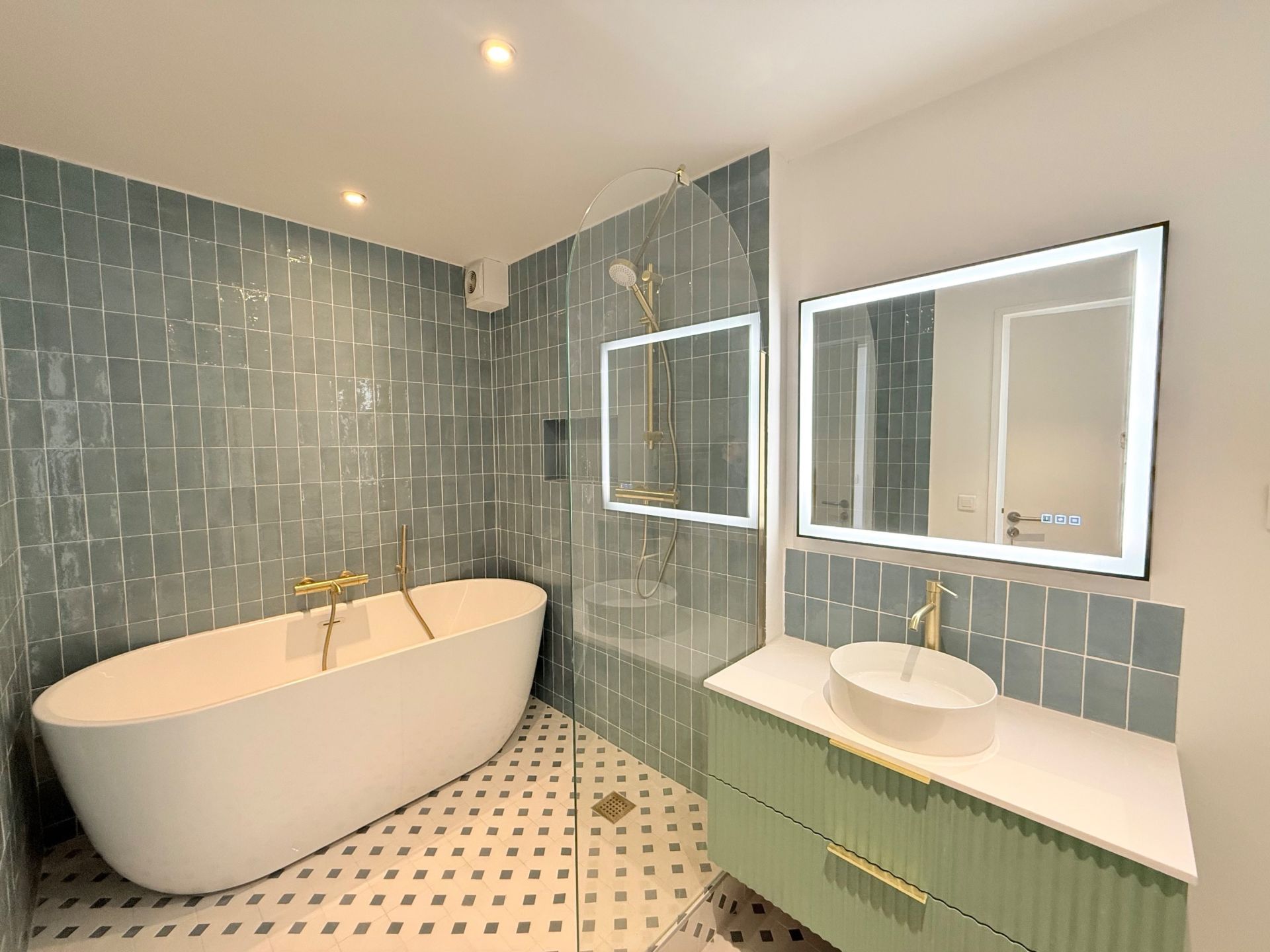 luxury apartment 3 Rooms for sale on LILLE (59000)