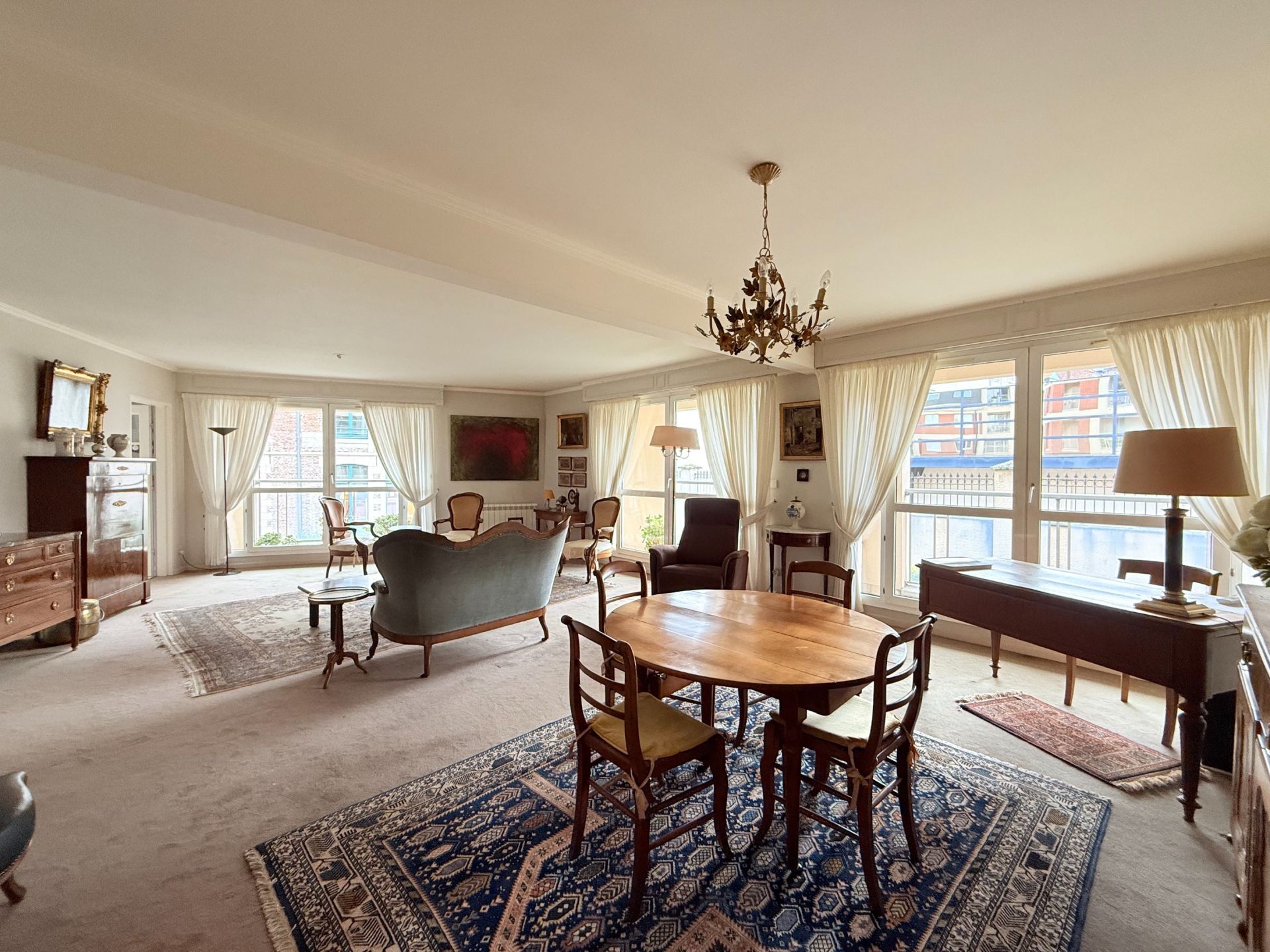 luxury apartment 5 Rooms for sale on LILLE (59800)