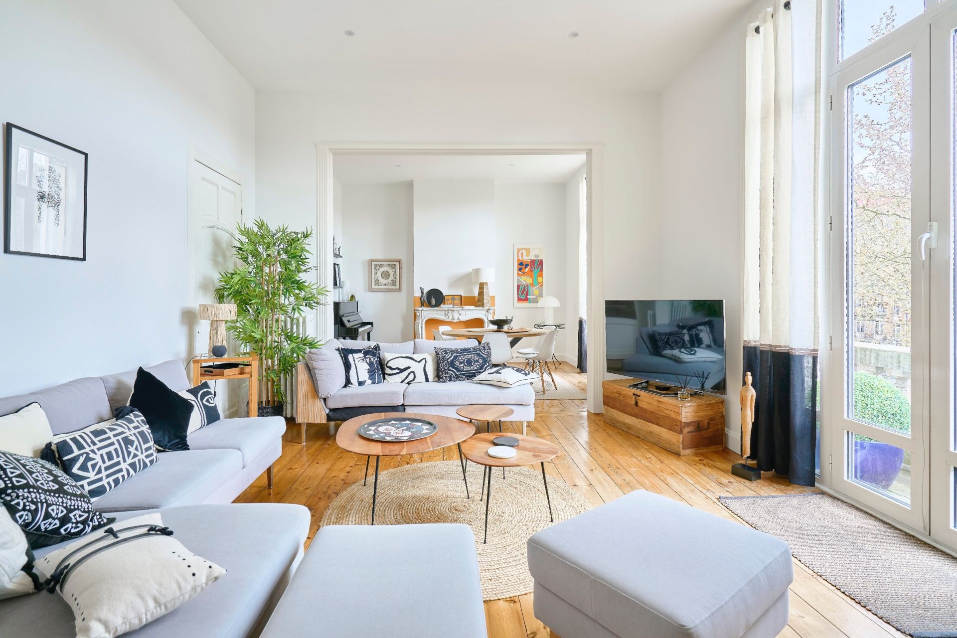 luxury apartment 5 Rooms for sale on LA MADELEINE (59110)