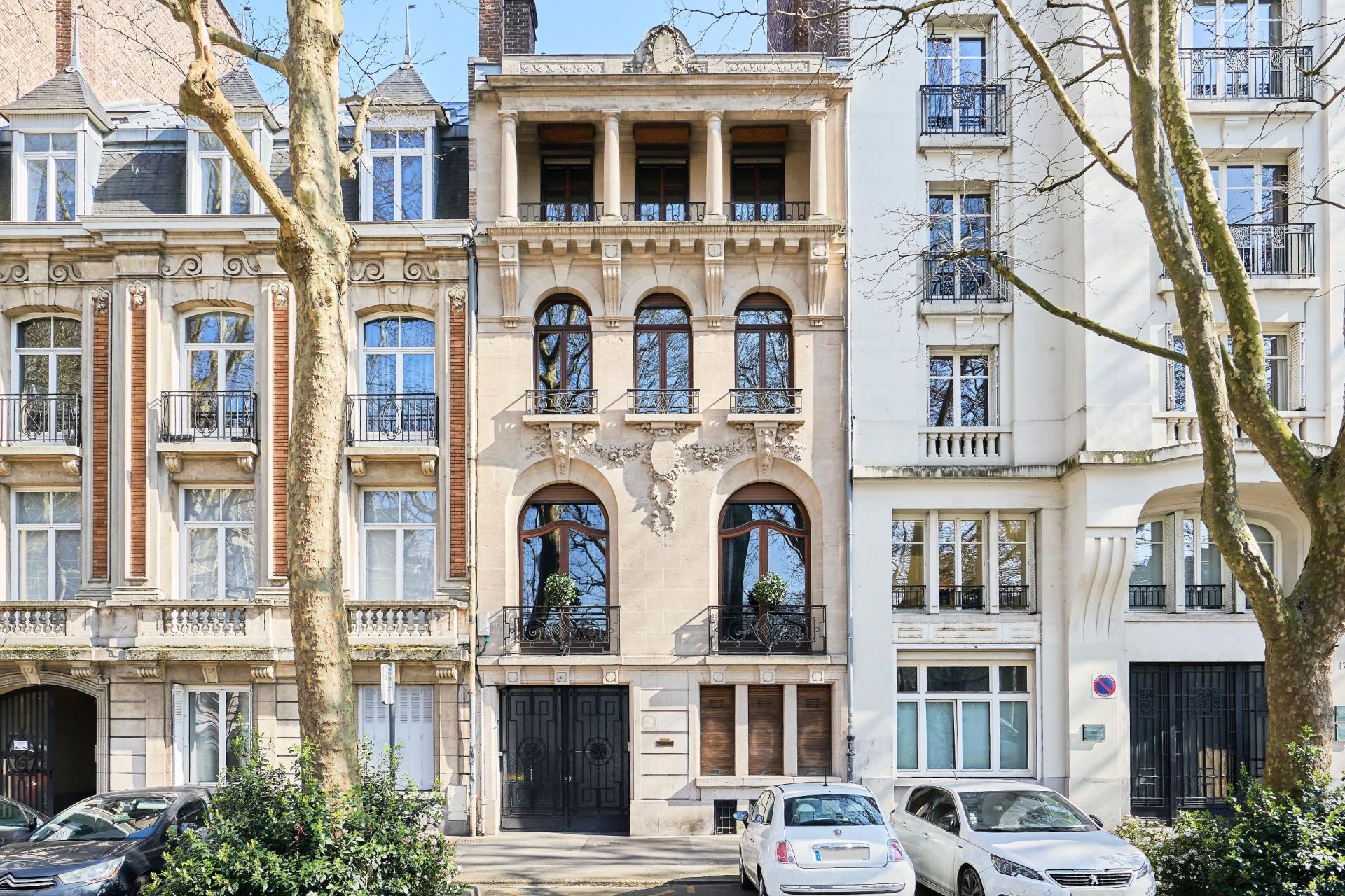 luxury house 14 Rooms for sale on LILLE (59000)