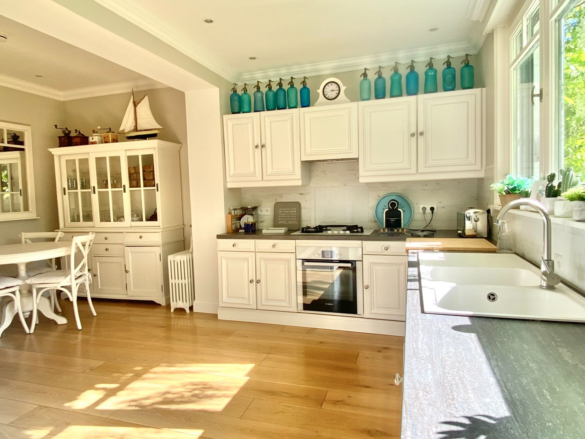 luxury house 8 Rooms for sale on CROIX (59170)