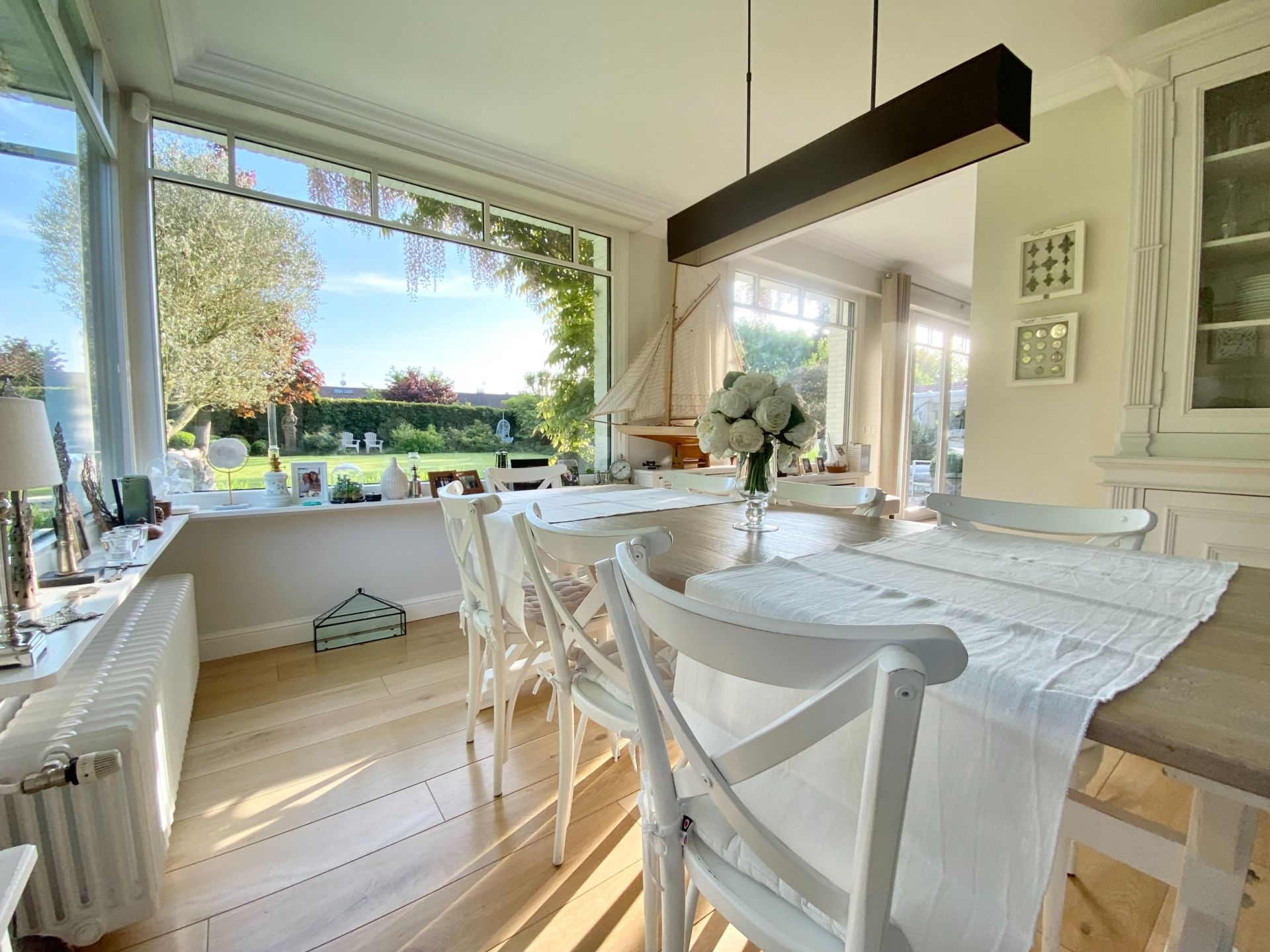 luxury house 8 Rooms for sale on CROIX (59170)