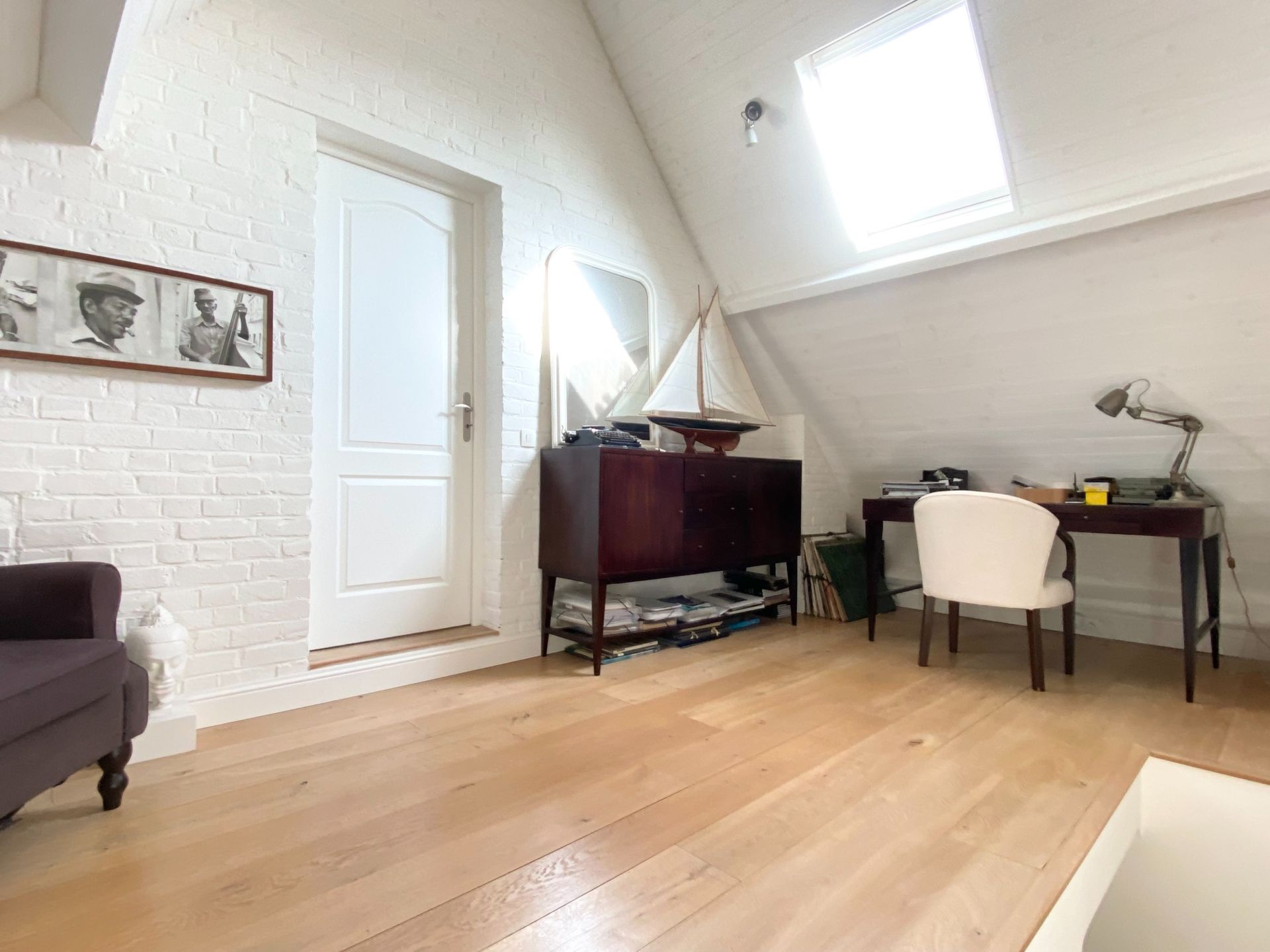 luxury house 8 Rooms for sale on CROIX (59170)