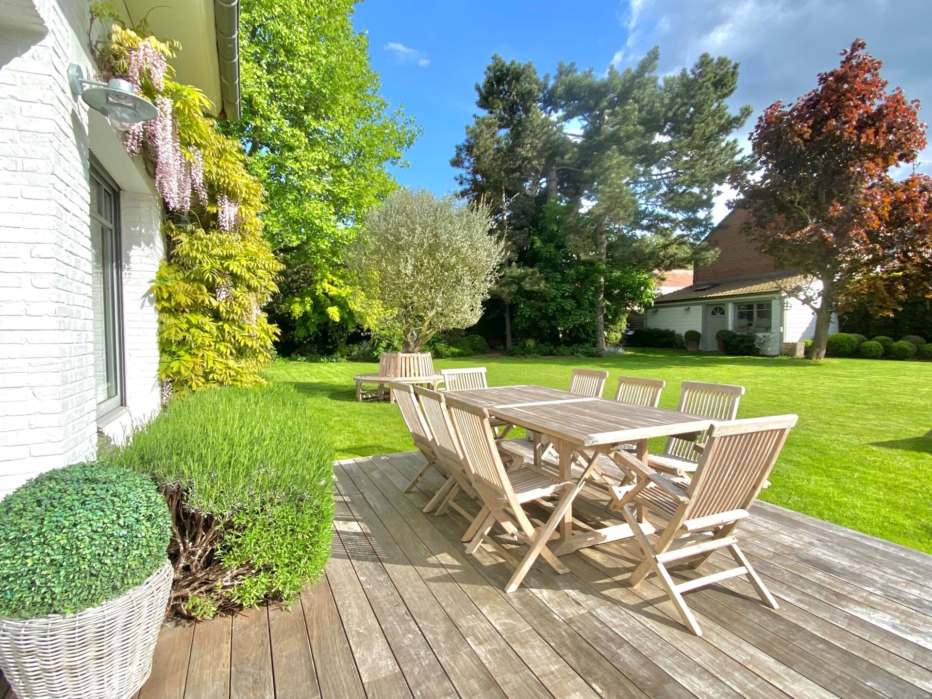 luxury house 8 Rooms for sale on CROIX (59170)