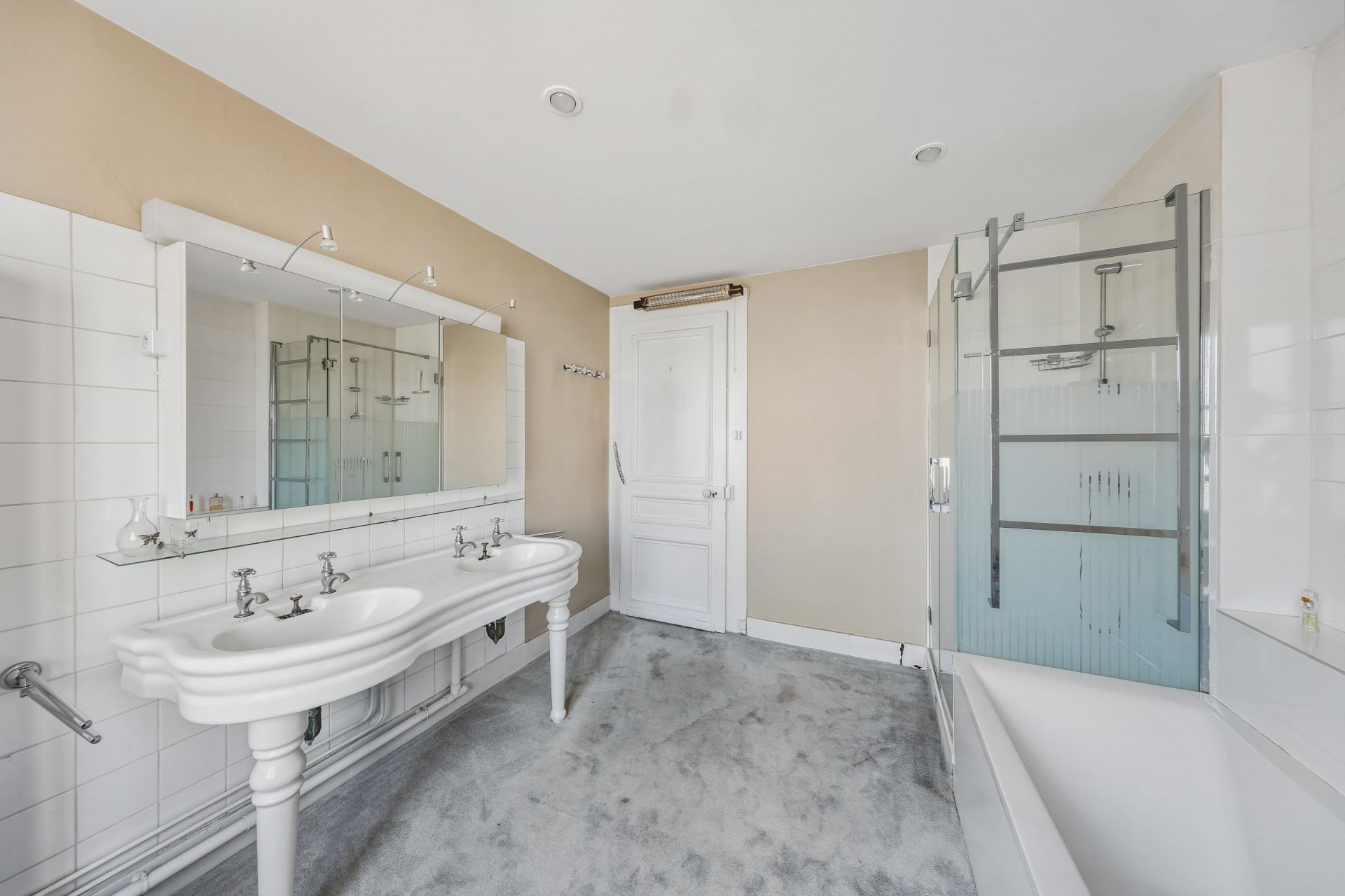 luxury house 13 Rooms for sale on LILLE (59000)