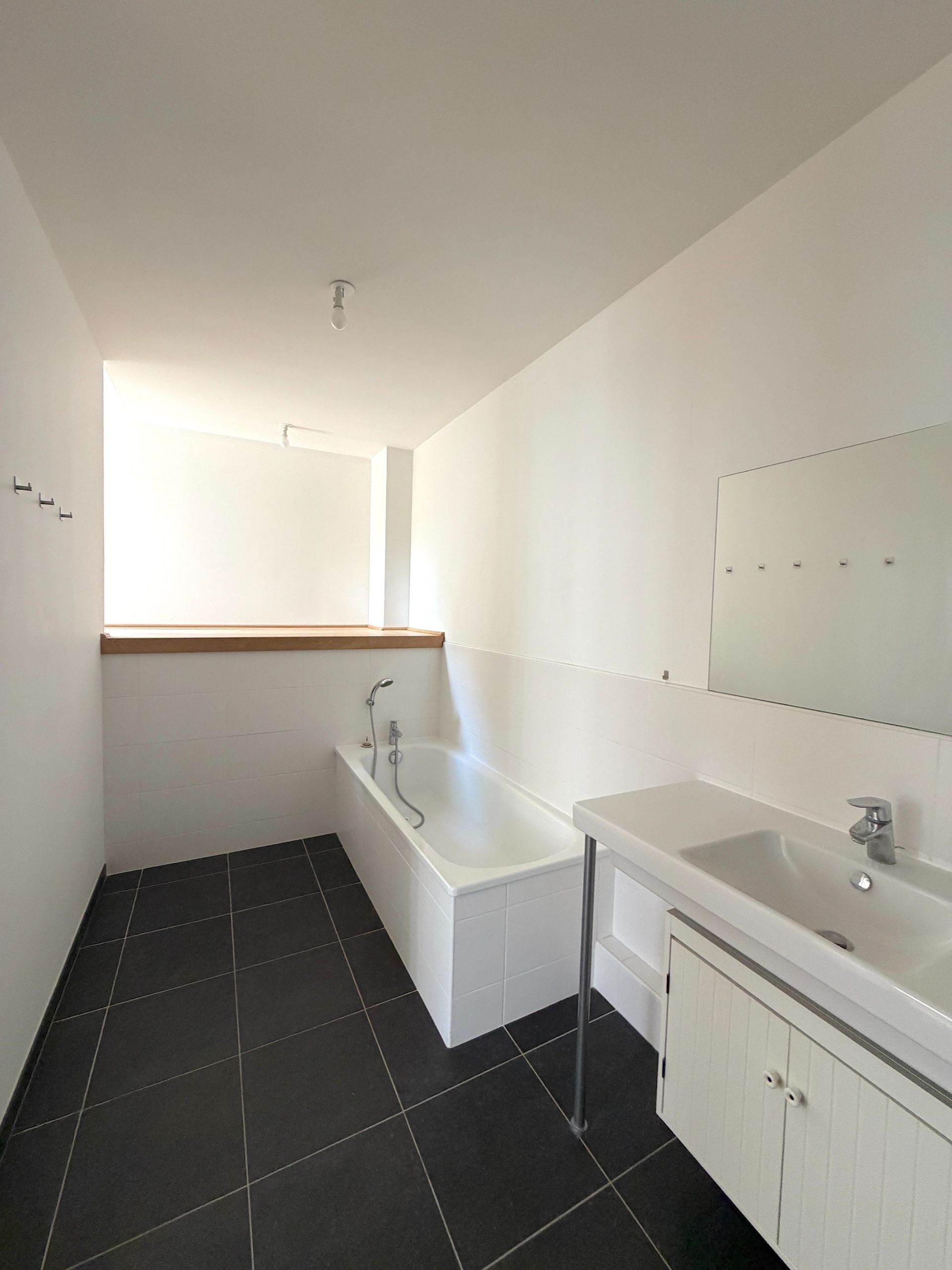 luxury apartment 4 Rooms for rent on LILLE (59800)