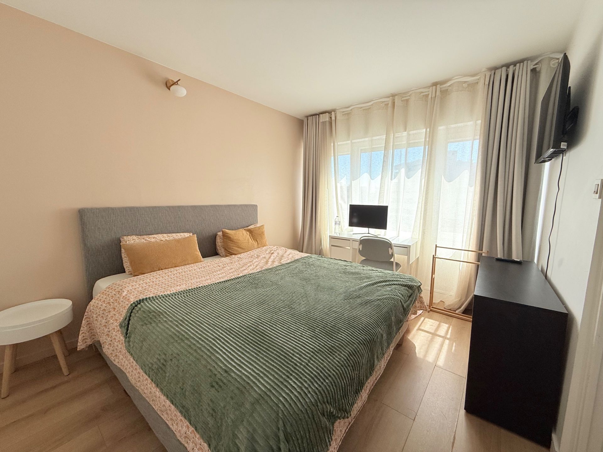 luxury apartment 3 Rooms for sale on LA MADELEINE (59110)