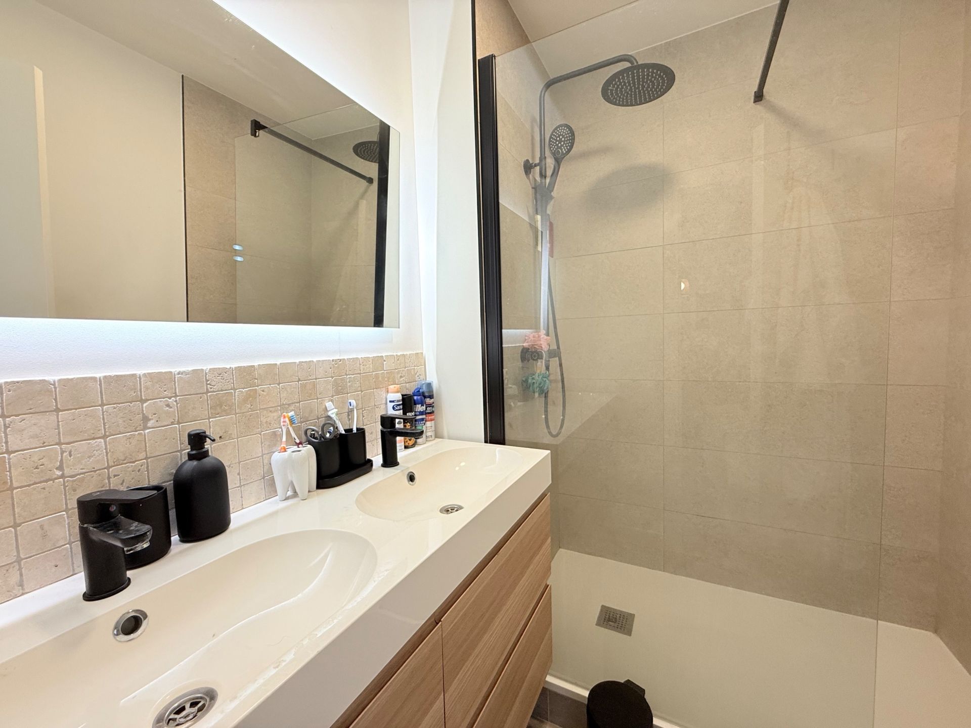 luxury apartment 3 Rooms for sale on LA MADELEINE (59110)