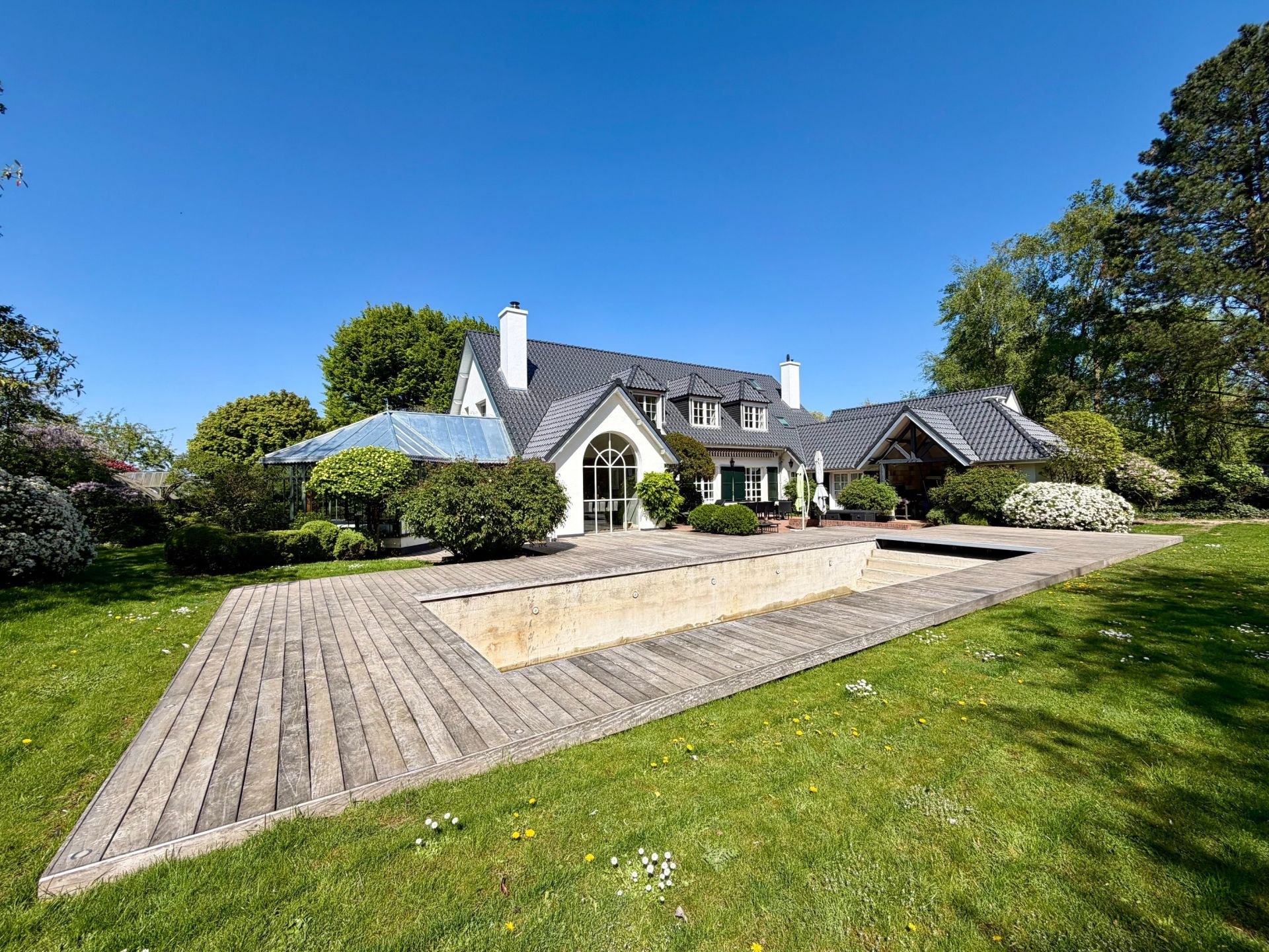 maison de luxe 15 Pièces en vente sur MERIGNIES (59710)